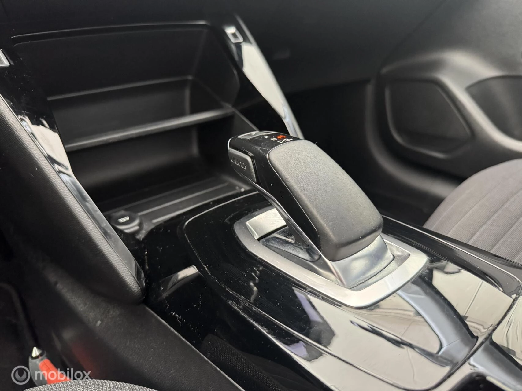 Hoofdafbeelding Peugeot e-208