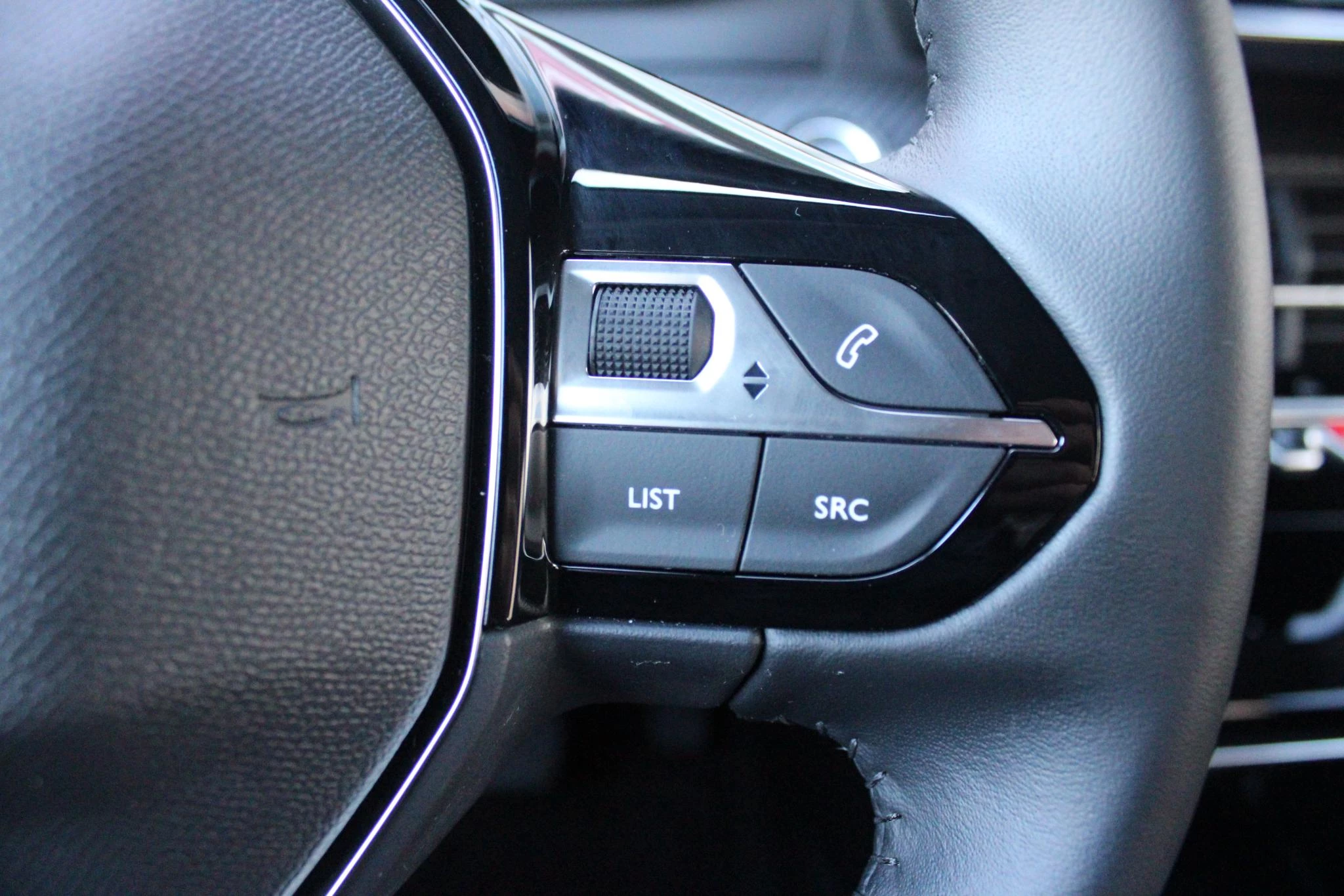 Hoofdafbeelding Peugeot e-208