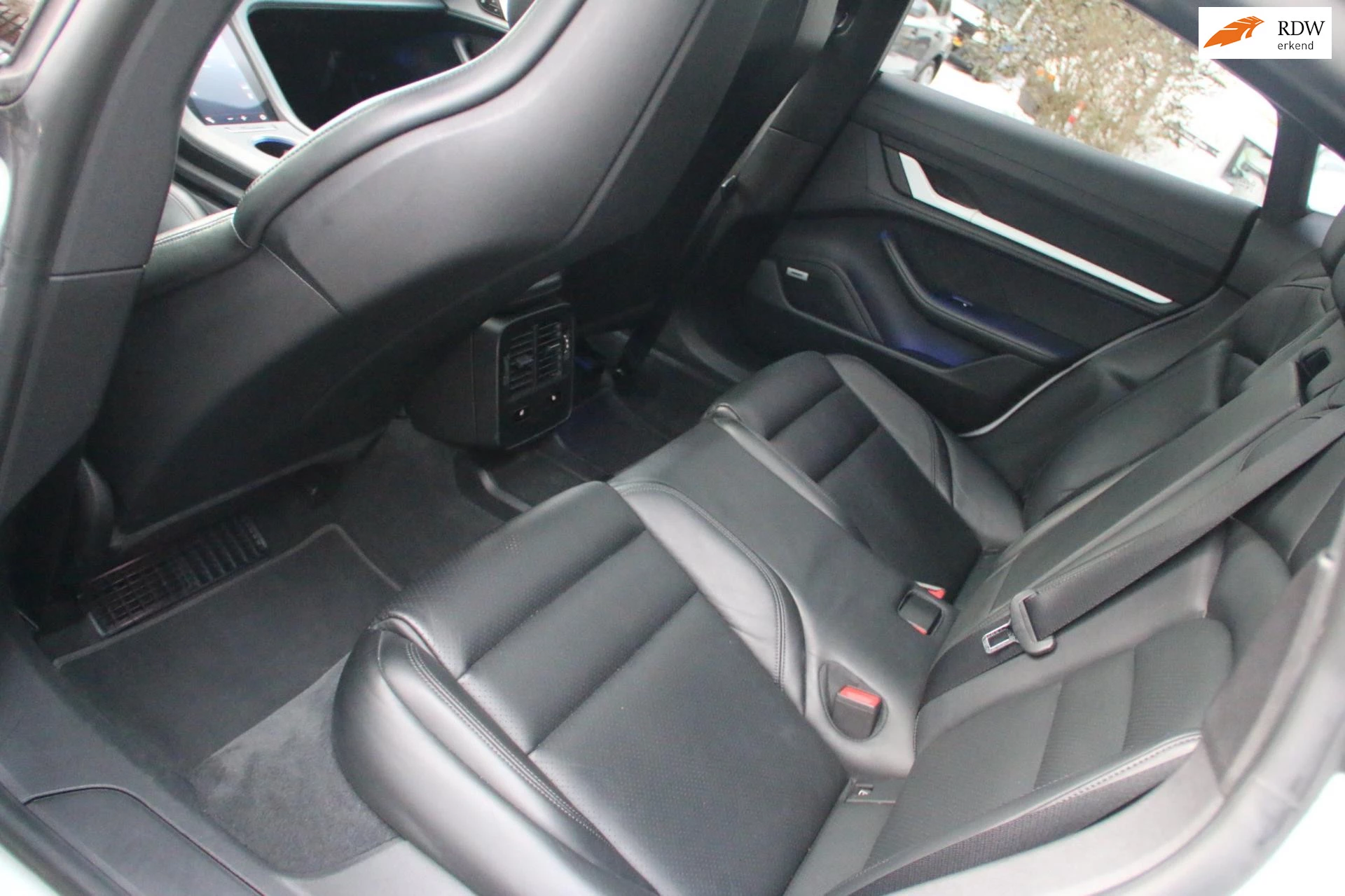 Hoofdafbeelding Porsche Taycan