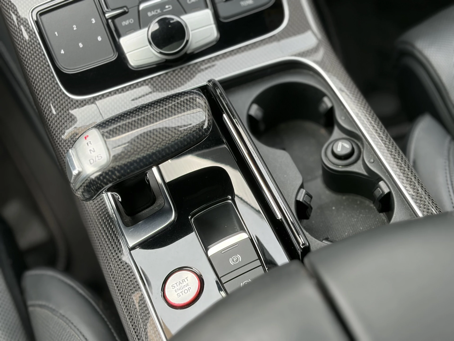 Hoofdafbeelding Audi A8