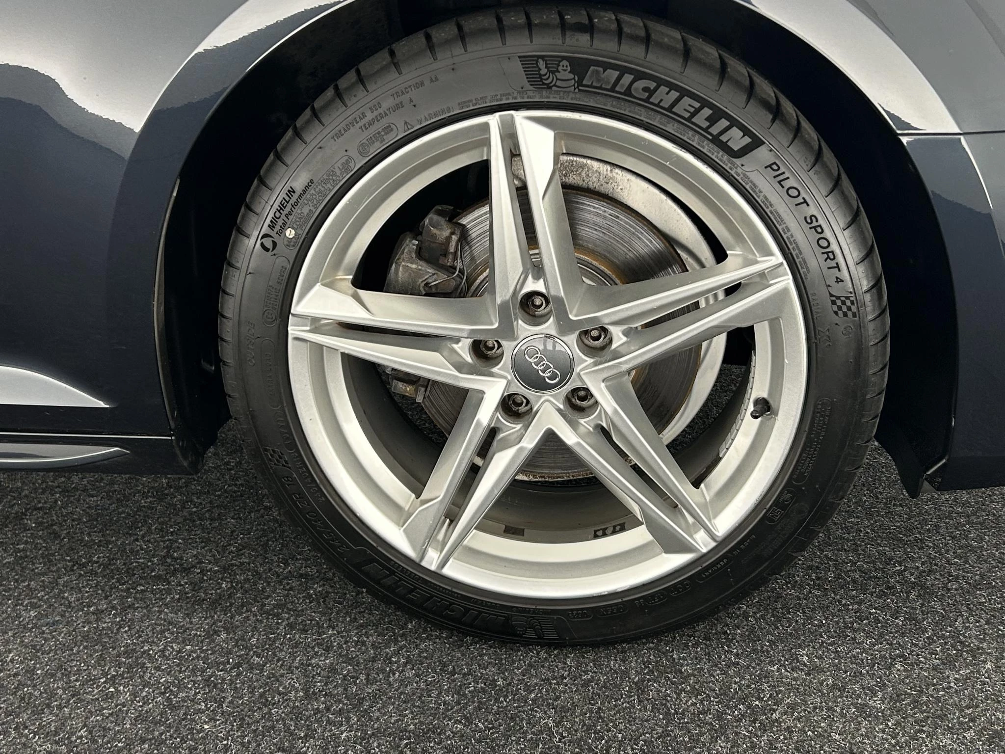 Hoofdafbeelding Audi A4