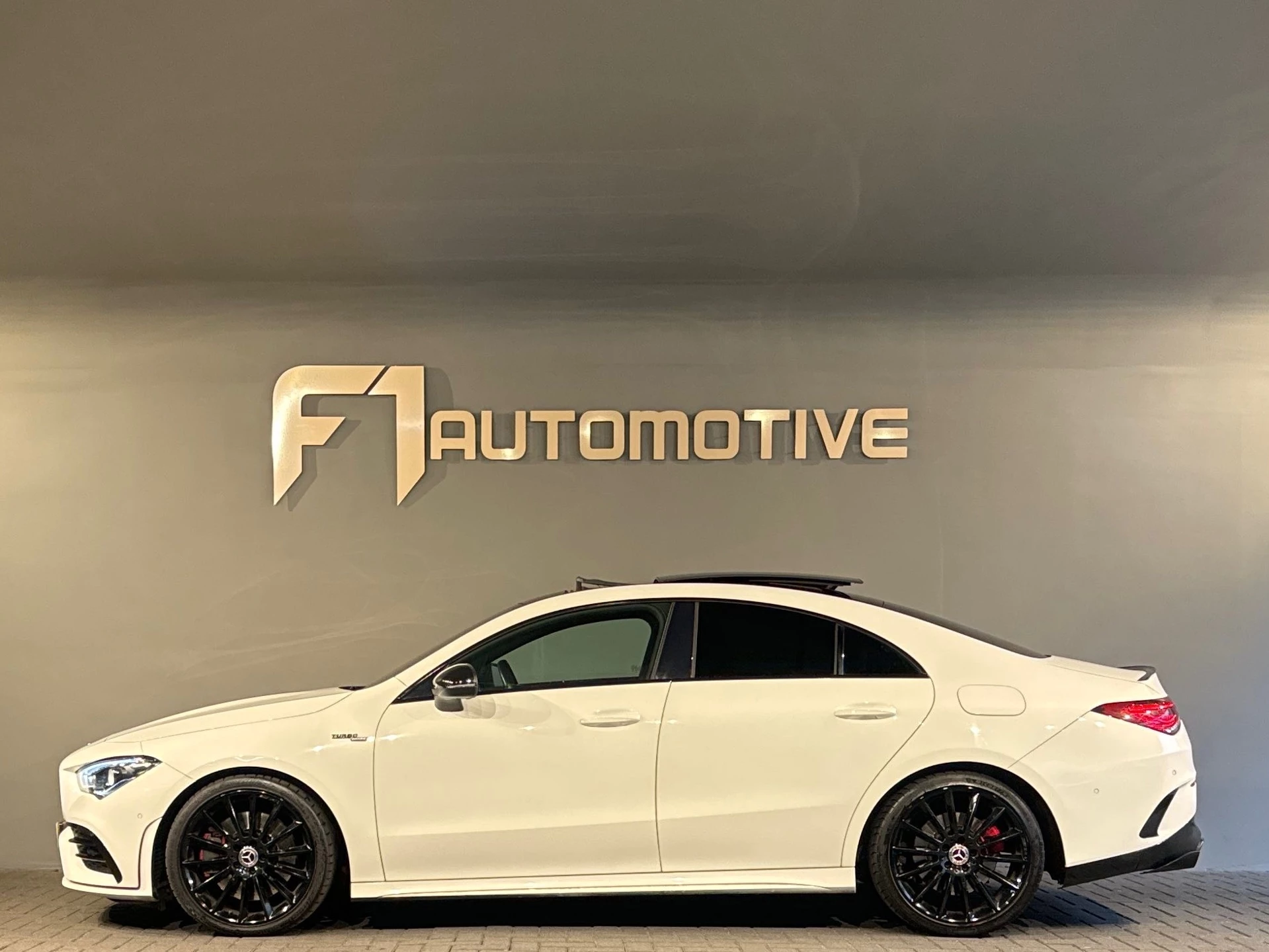Hoofdafbeelding Mercedes-Benz CLA