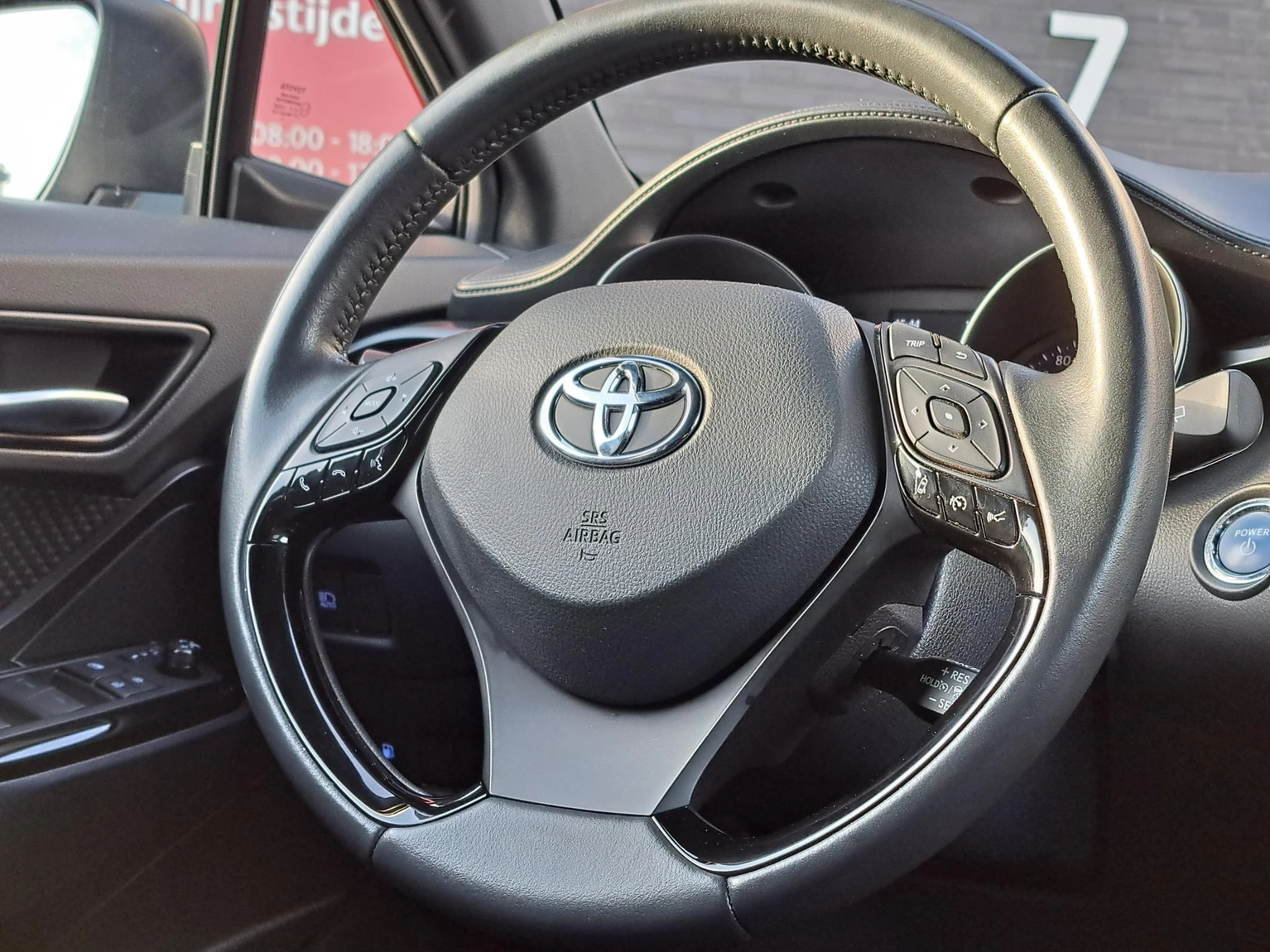 Hoofdafbeelding Toyota C-HR