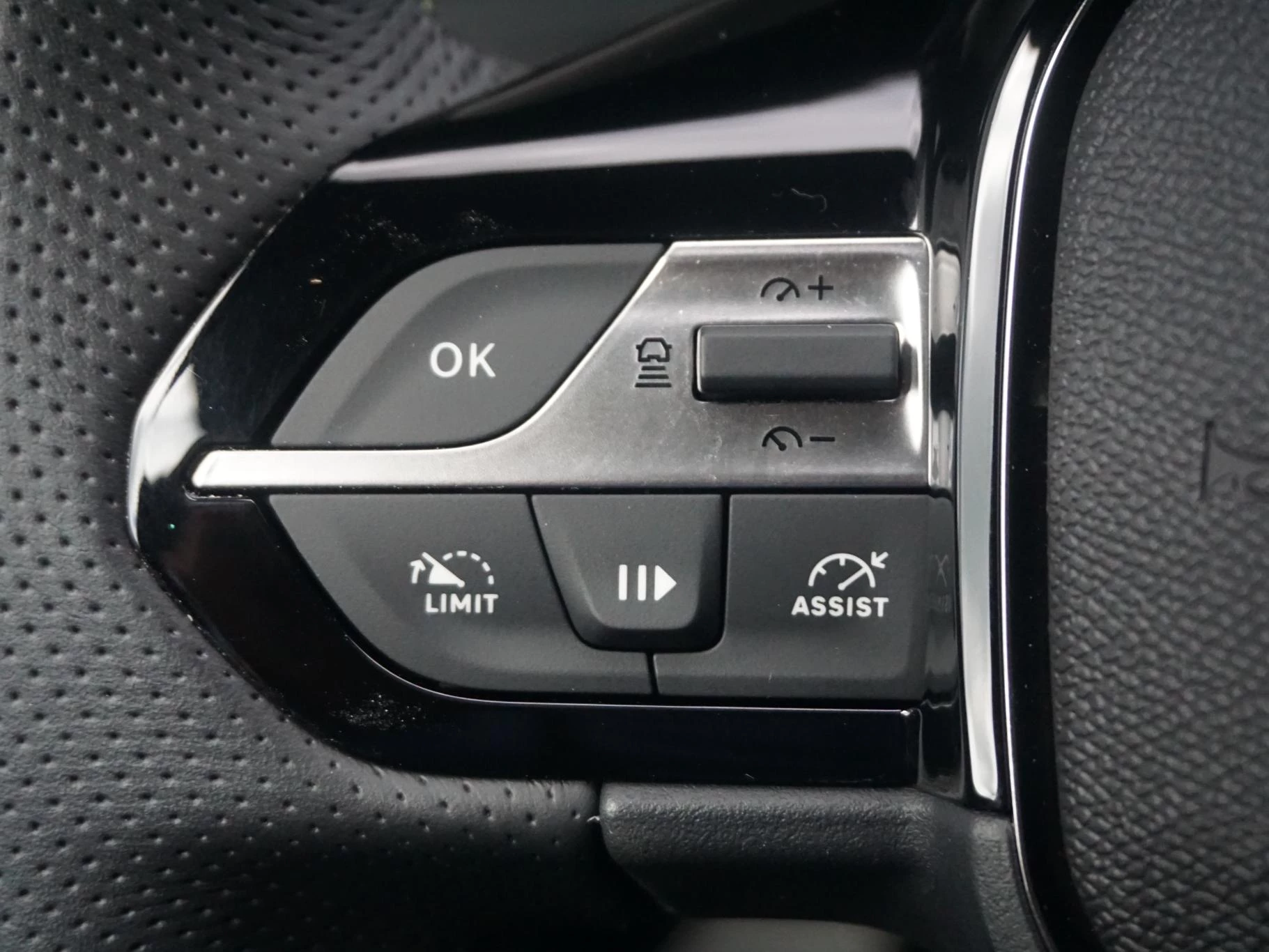 Hoofdafbeelding Peugeot e-308