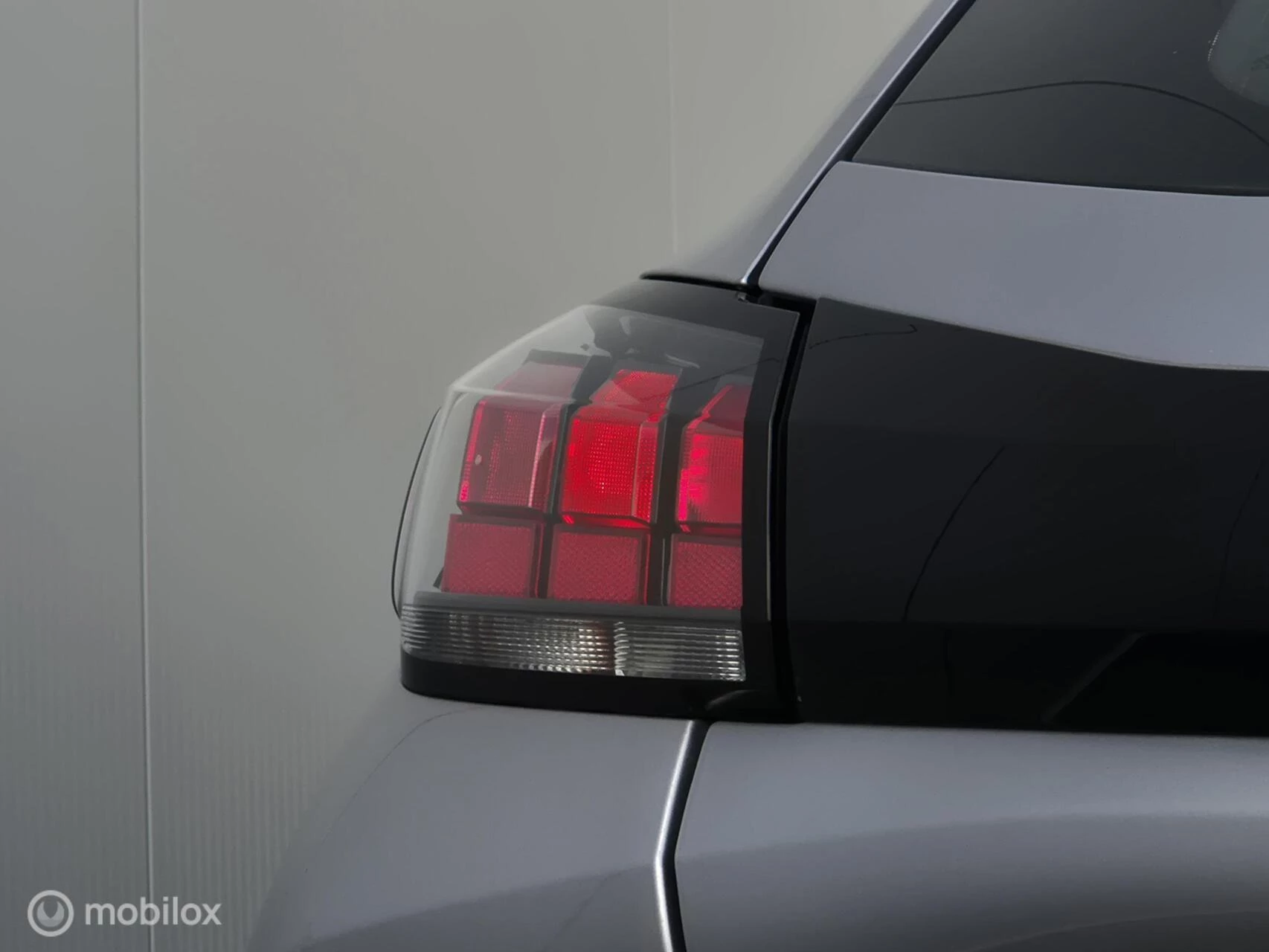 Hoofdafbeelding Peugeot e-208