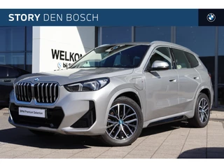 Hoofdafbeelding BMW X1 BMW X1 xDrive25e M Sport Automaat / Sportstoelen / Comfort Access / Achteruitrijcamera / Adaptieve LED / Stoelverwarming