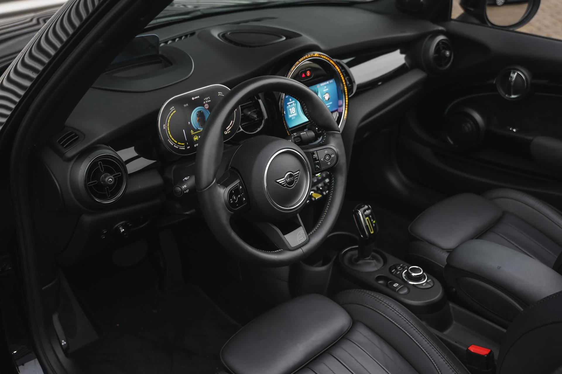 Hoofdafbeelding MINI Cabrio