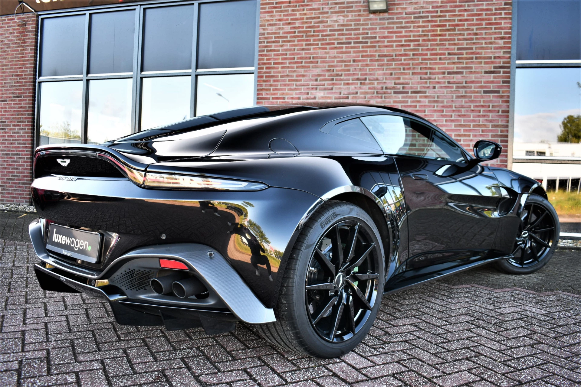 Hoofdafbeelding Aston Martin V8 Vantage