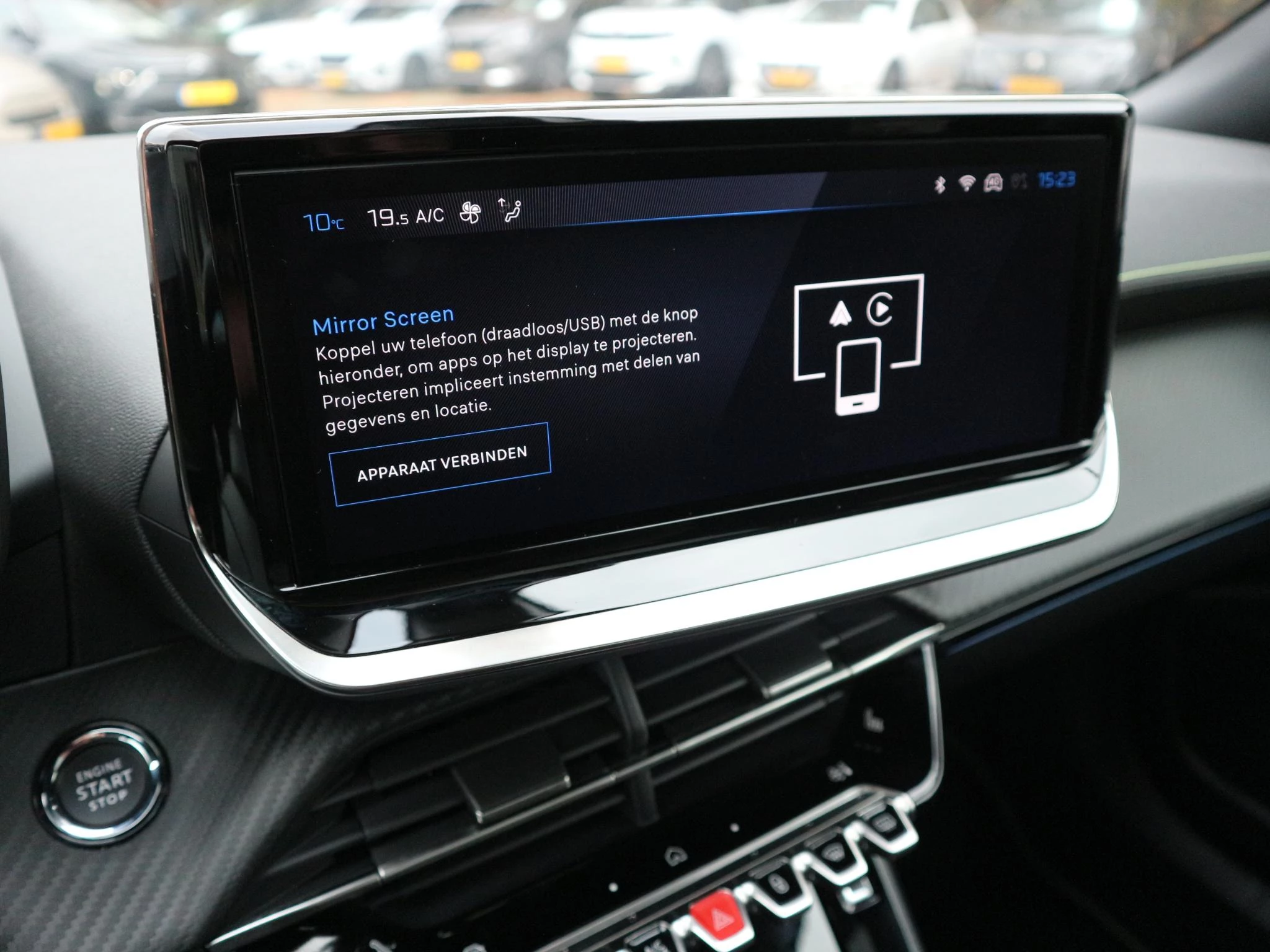 Hoofdafbeelding Peugeot e-2008