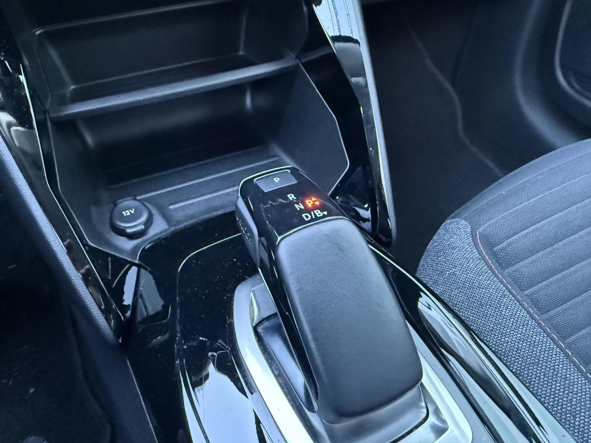 Hoofdafbeelding Peugeot e-208