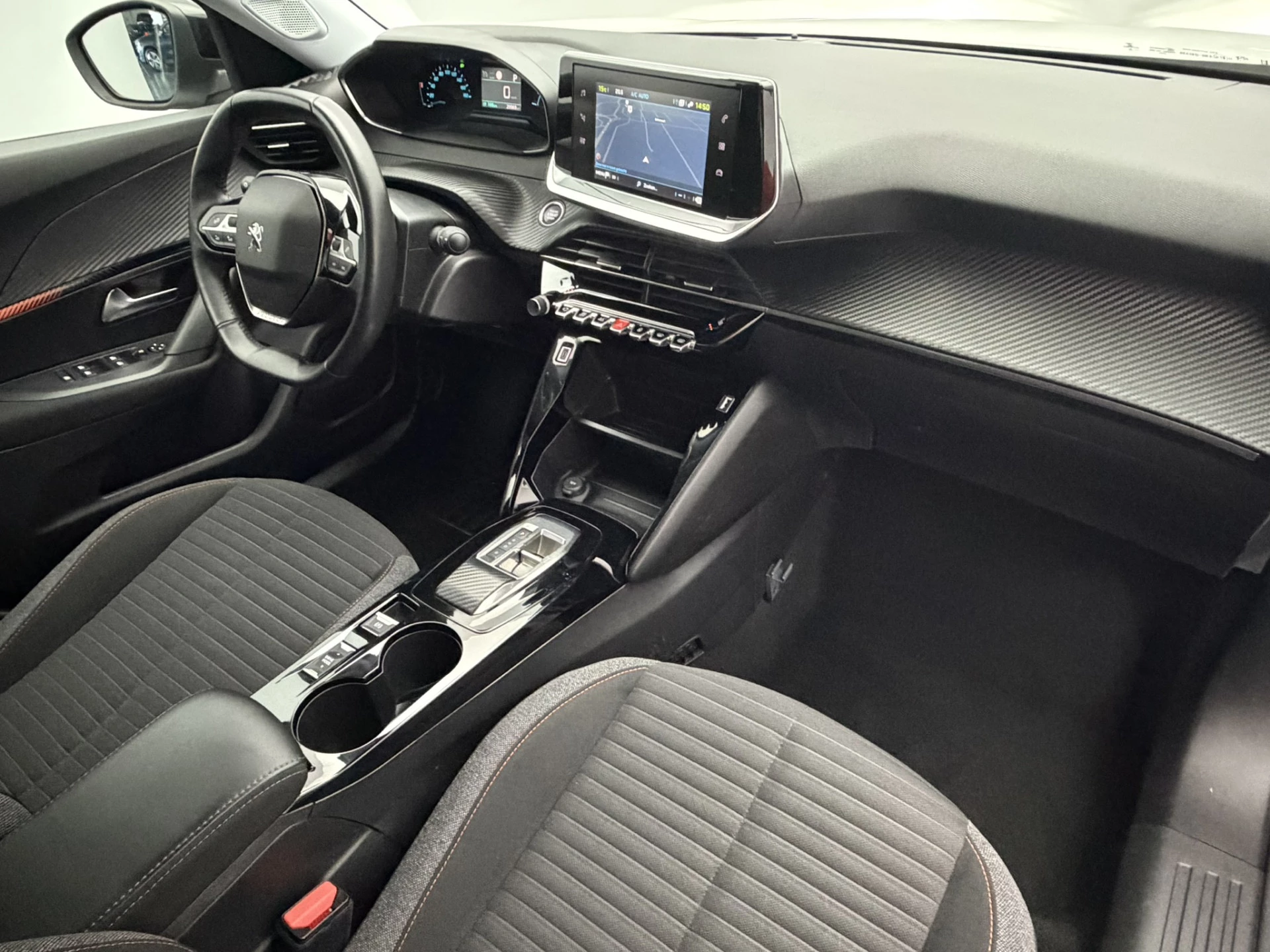 Hoofdafbeelding Peugeot e-2008