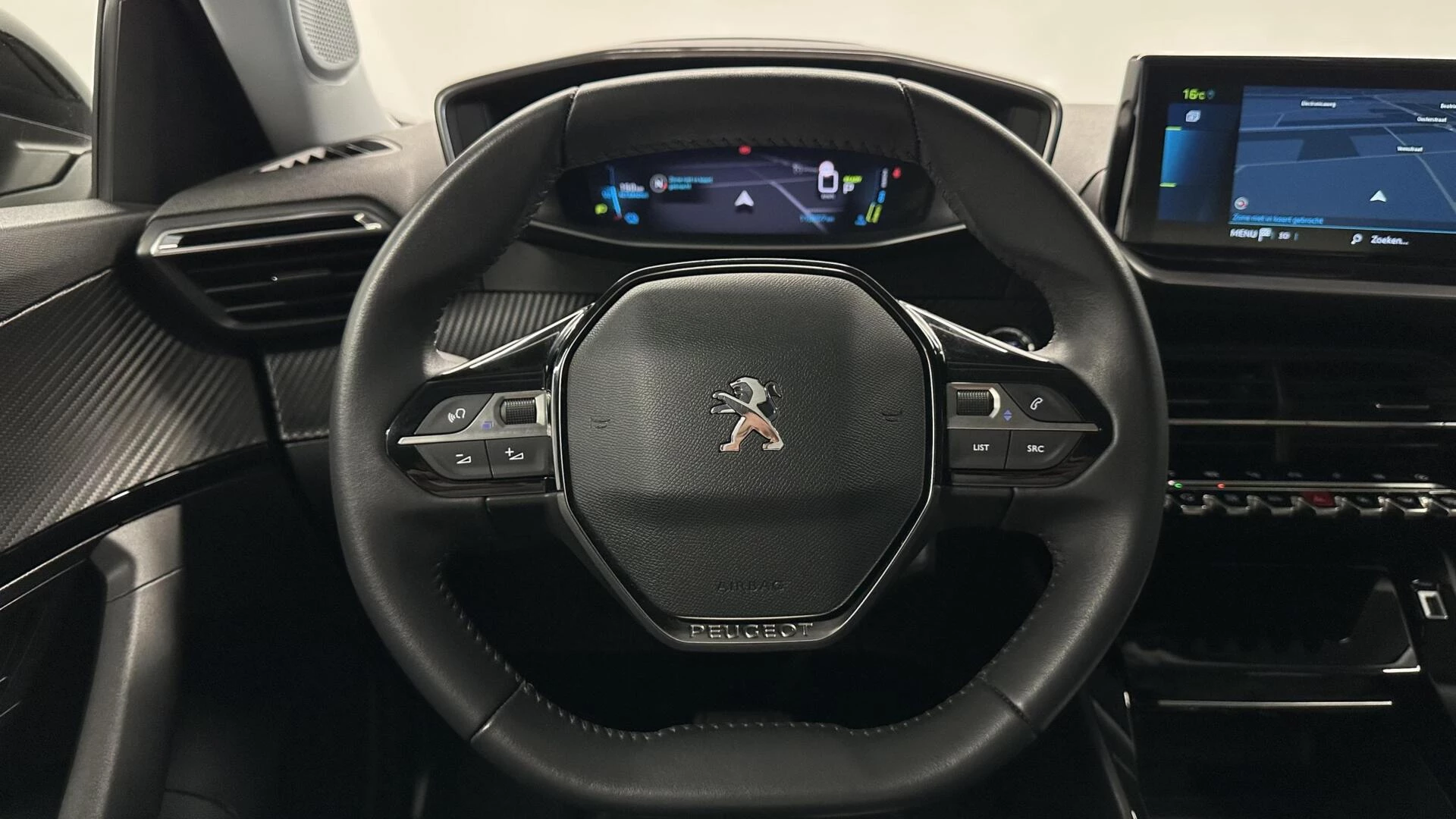 Hoofdafbeelding Peugeot e-2008