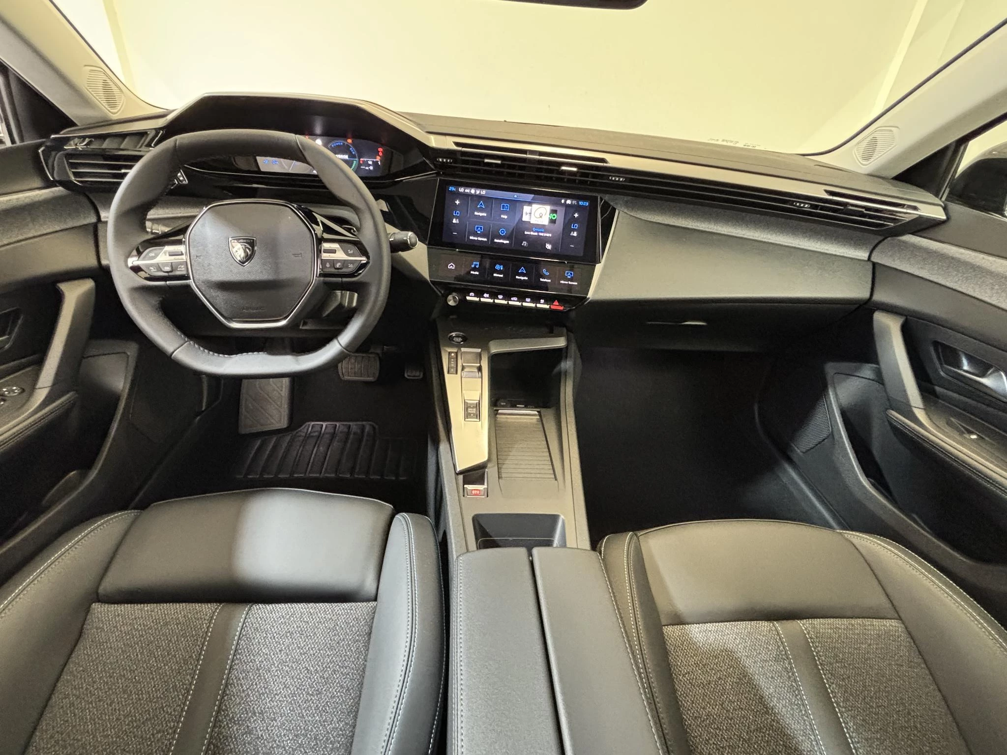 Hoofdafbeelding Peugeot 408