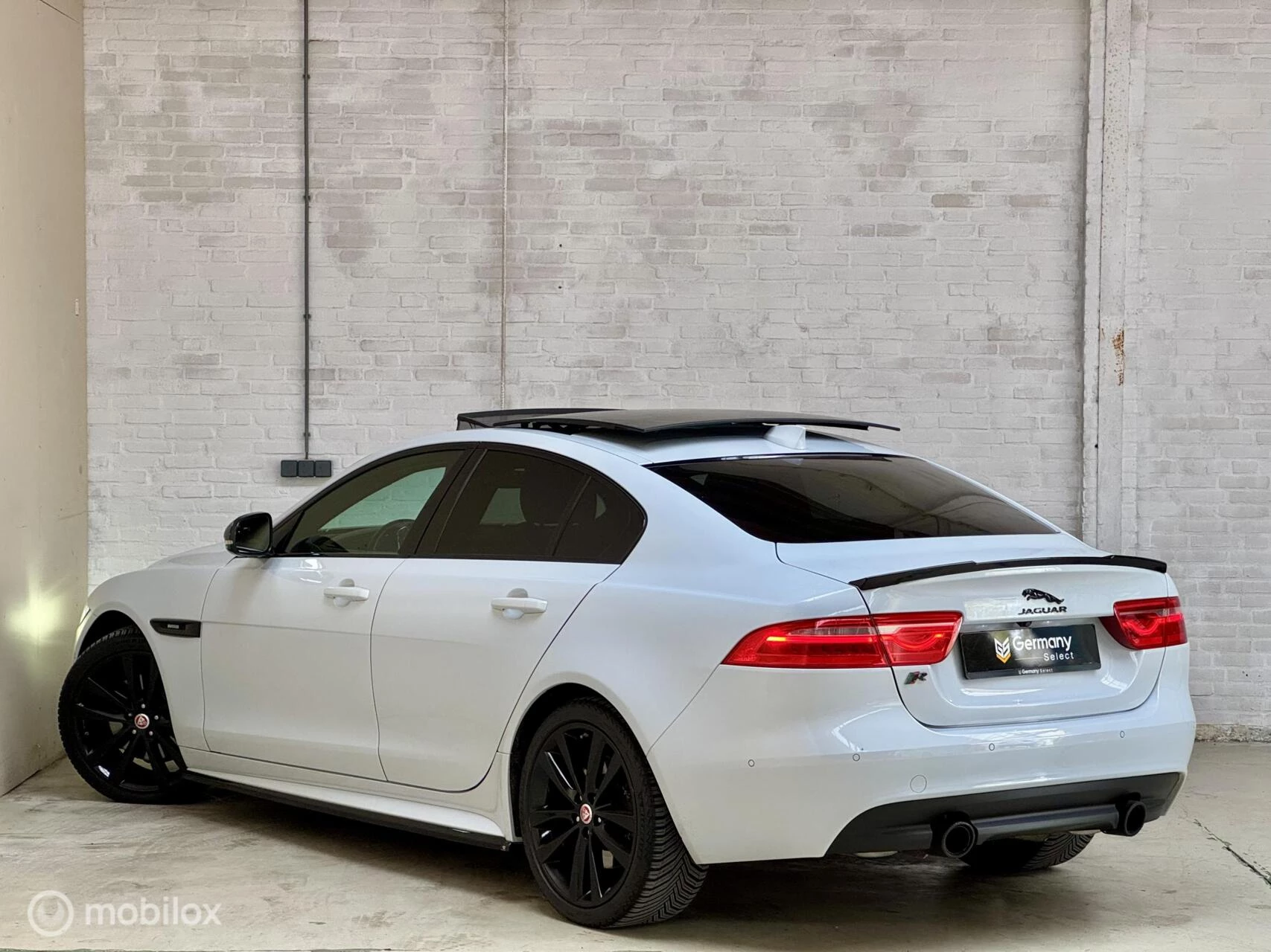 Hoofdafbeelding Jaguar XE