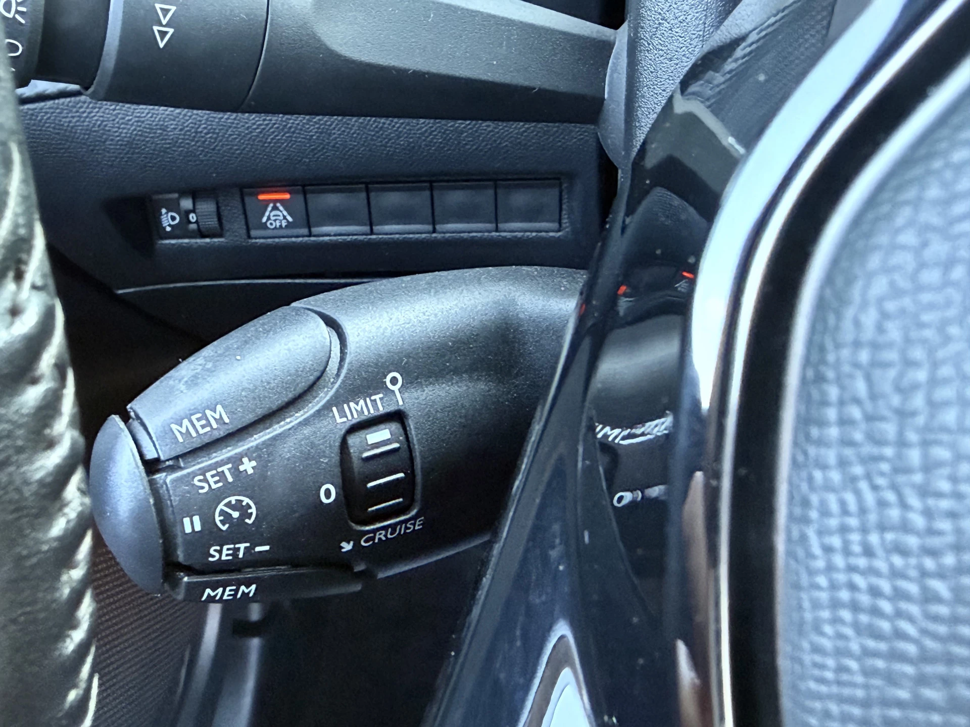 Hoofdafbeelding Peugeot e-2008