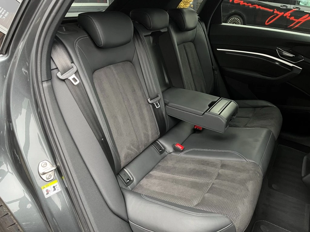 Hoofdafbeelding Audi e-tron