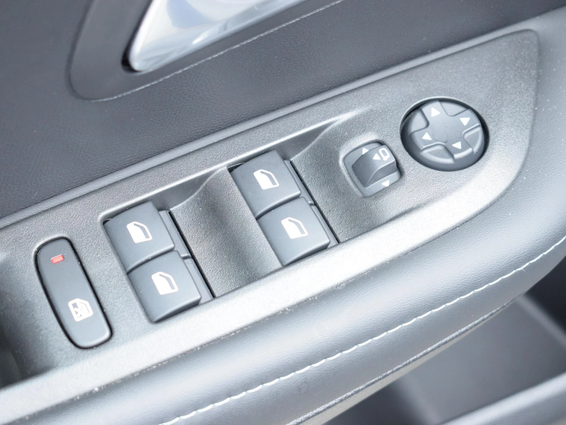 Hoofdafbeelding Peugeot e-208