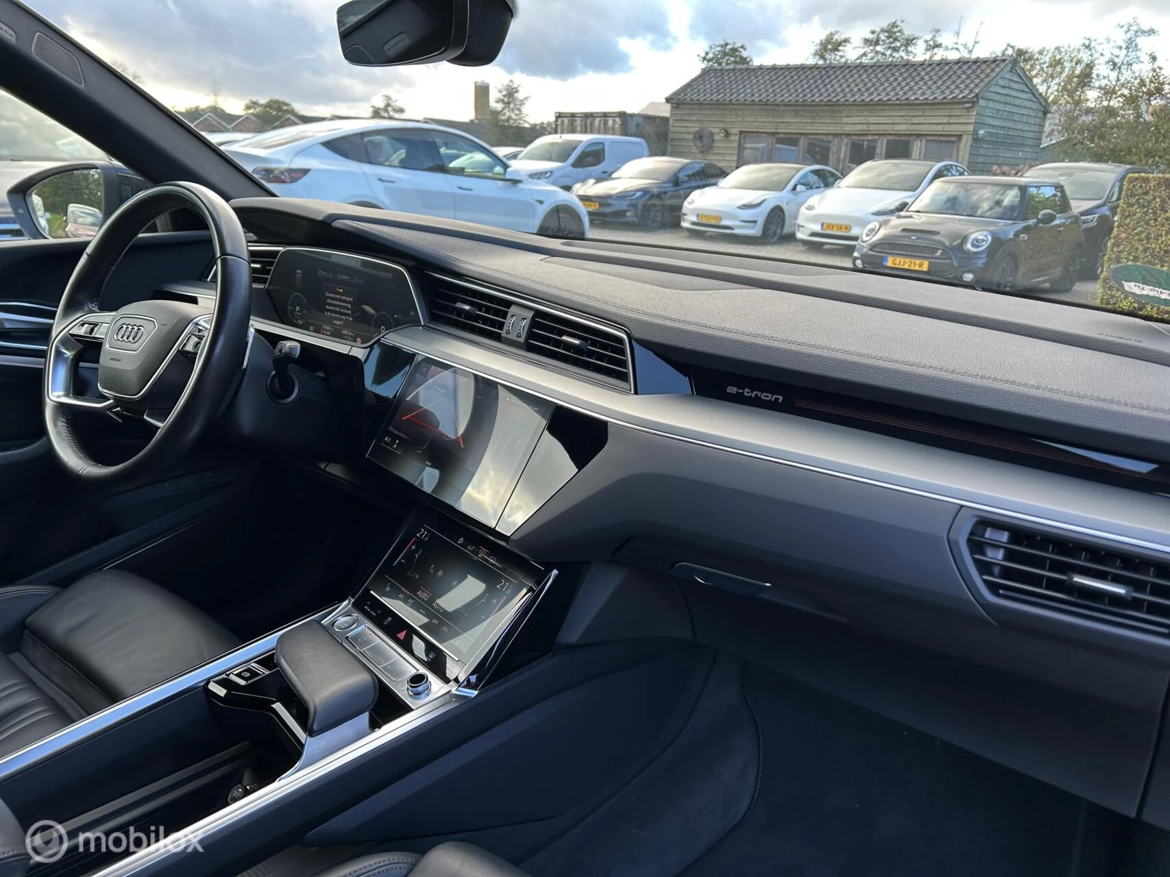 Hoofdafbeelding Audi e-tron