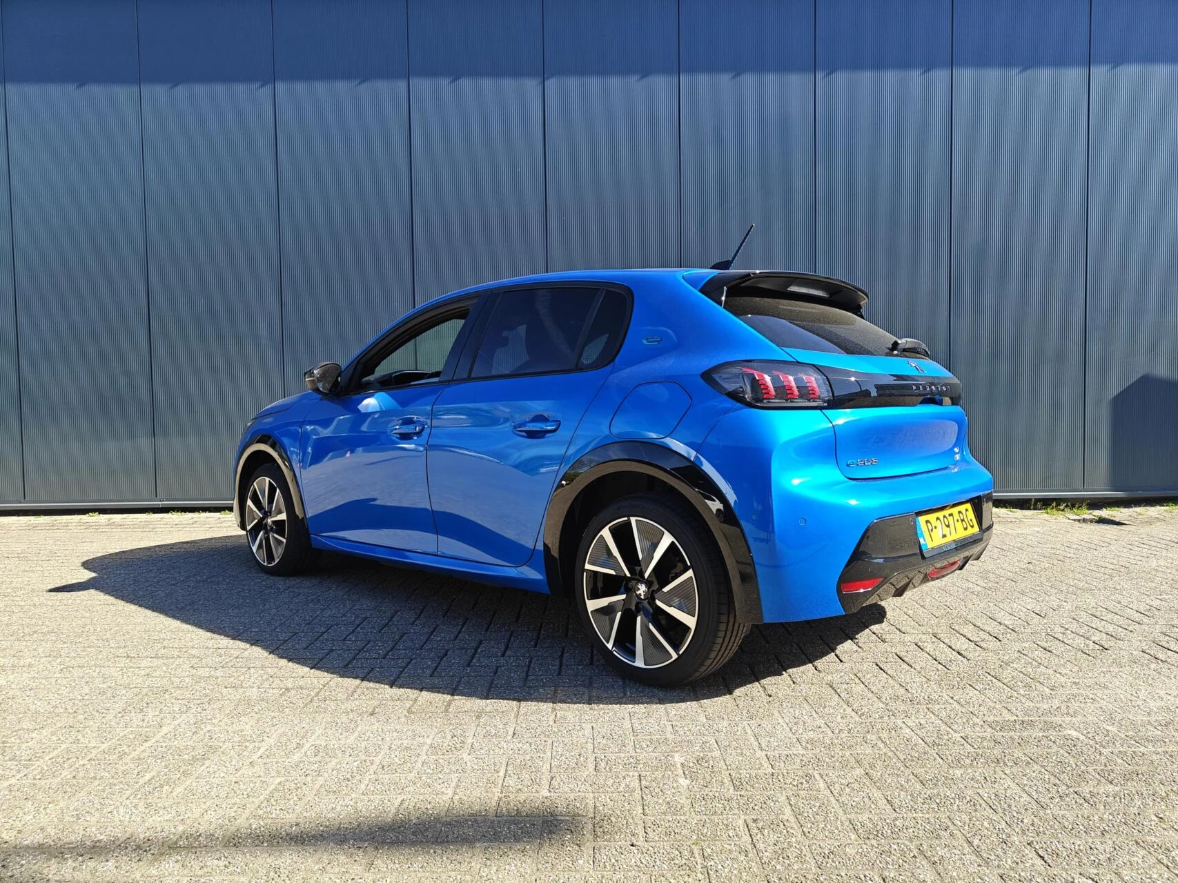 Hoofdafbeelding Peugeot e-208