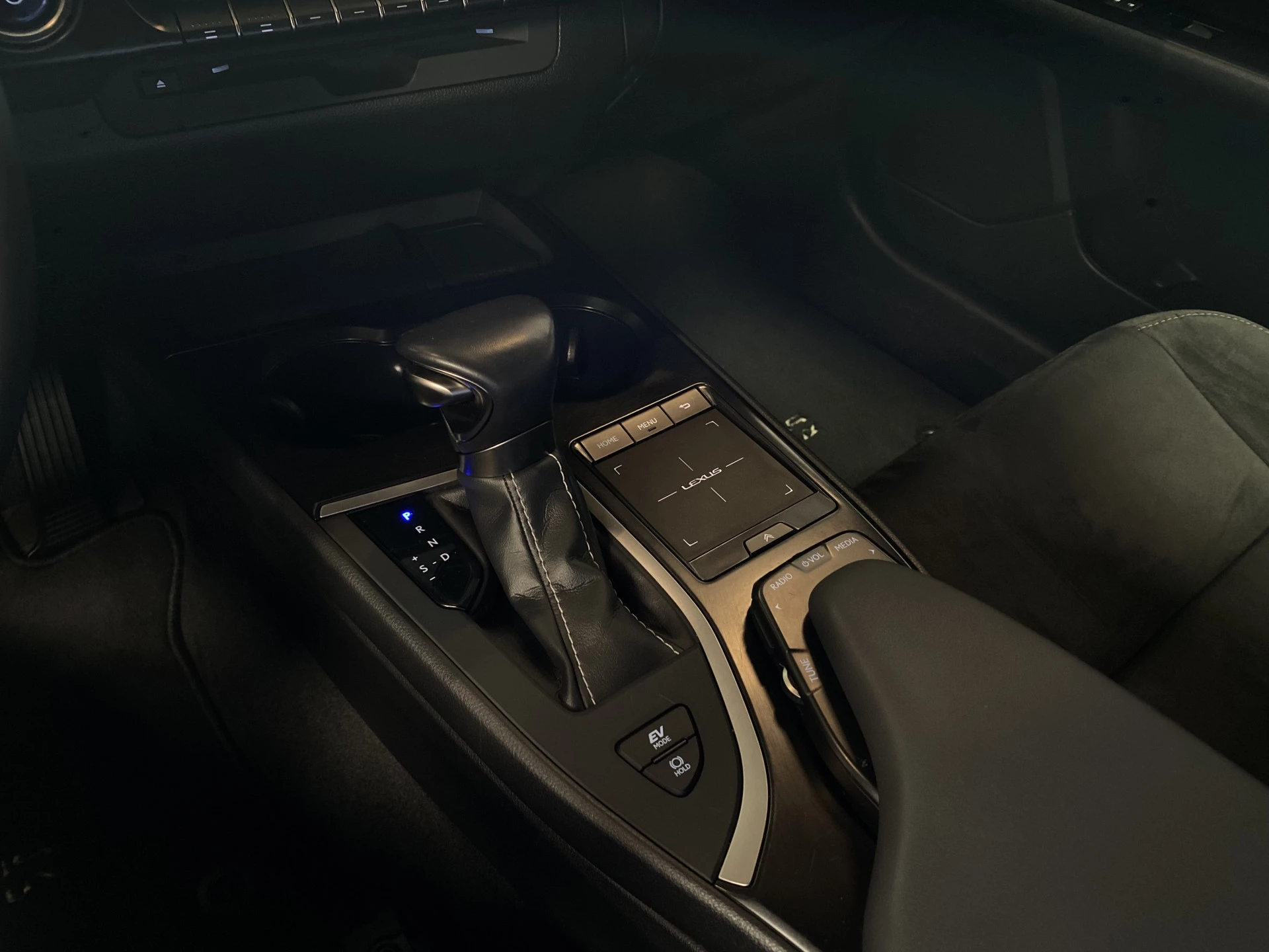 Hoofdafbeelding Lexus UX