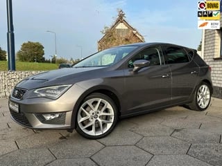 Hoofdafbeelding SEAT Leon Seat Leon 1.8 TSI FR|Pano|Half leder|18''|PDC|Navi|Clima|StoelV|AUT7