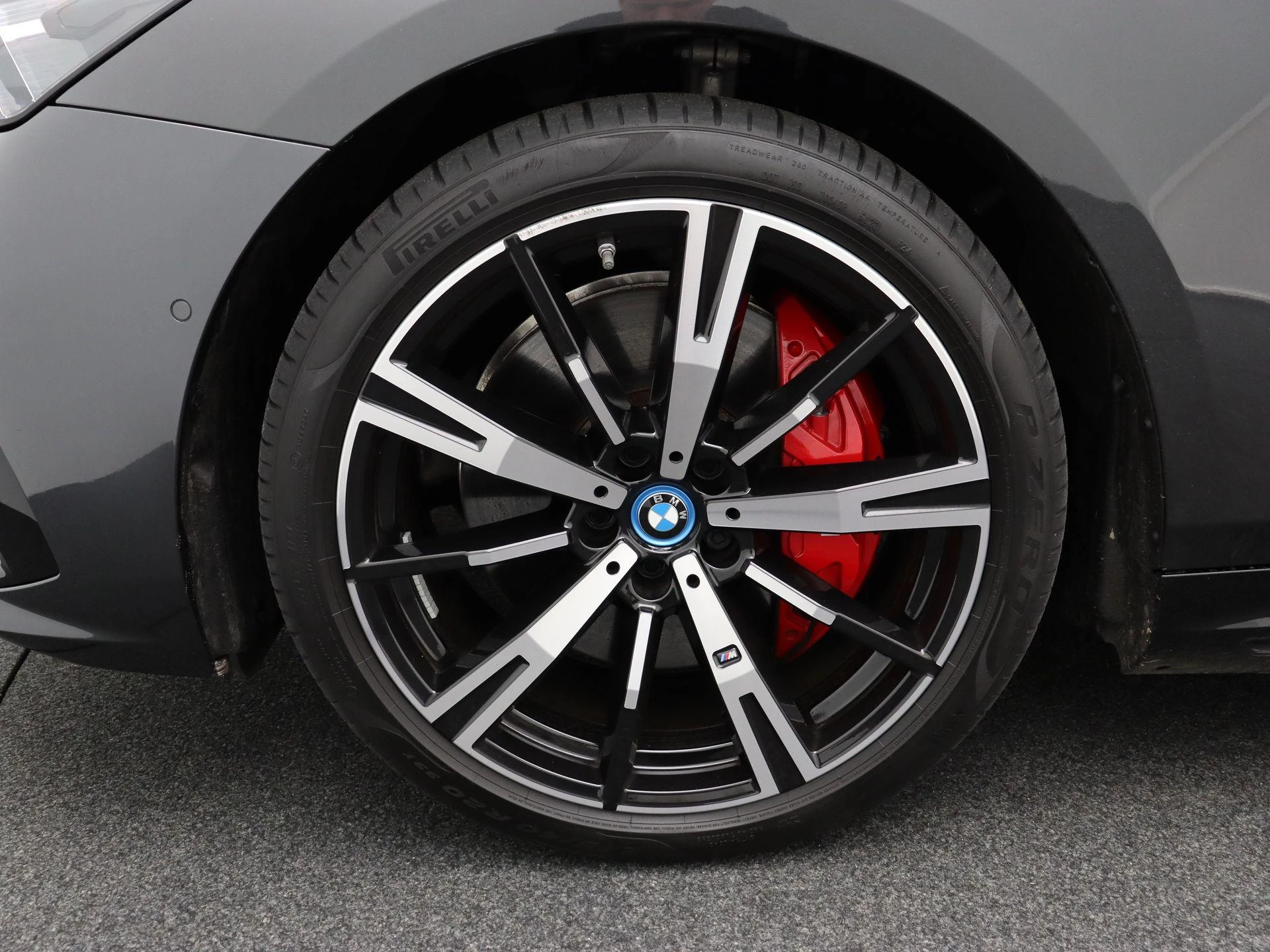 Hoofdafbeelding BMW i5