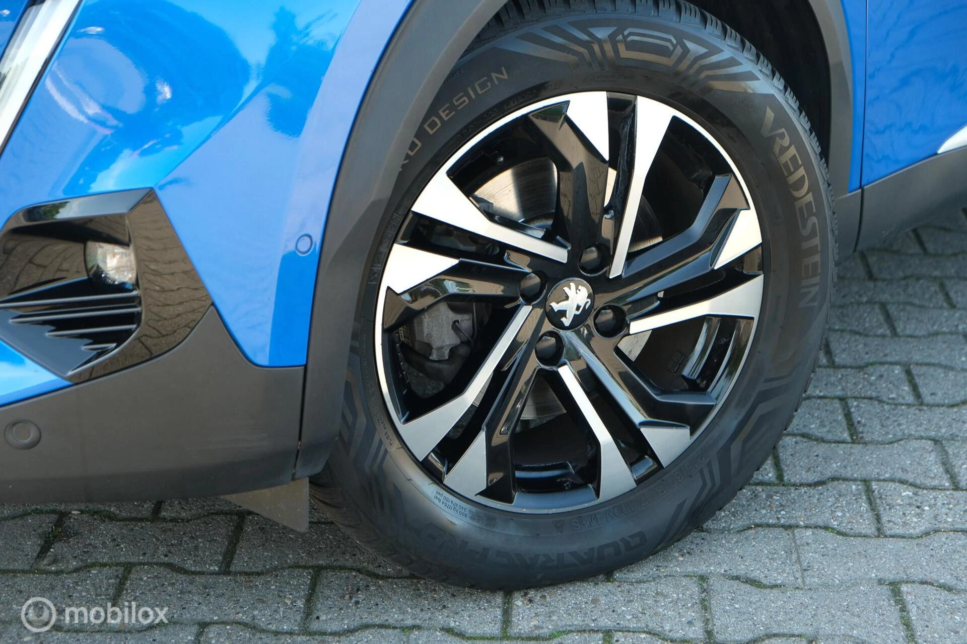 Hoofdafbeelding Peugeot e-2008