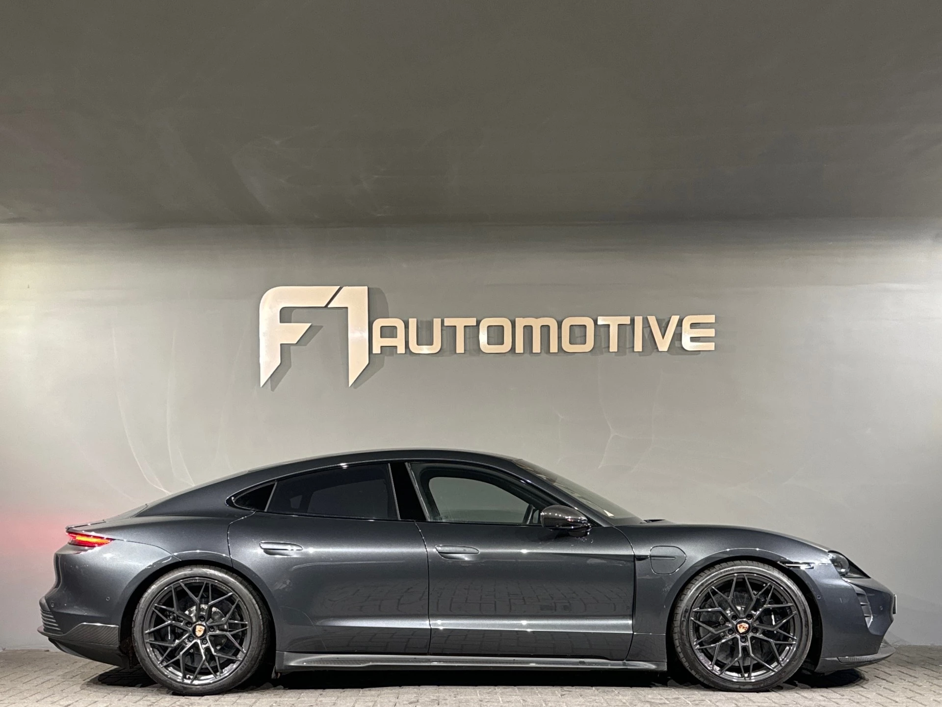 Hoofdafbeelding Porsche Taycan