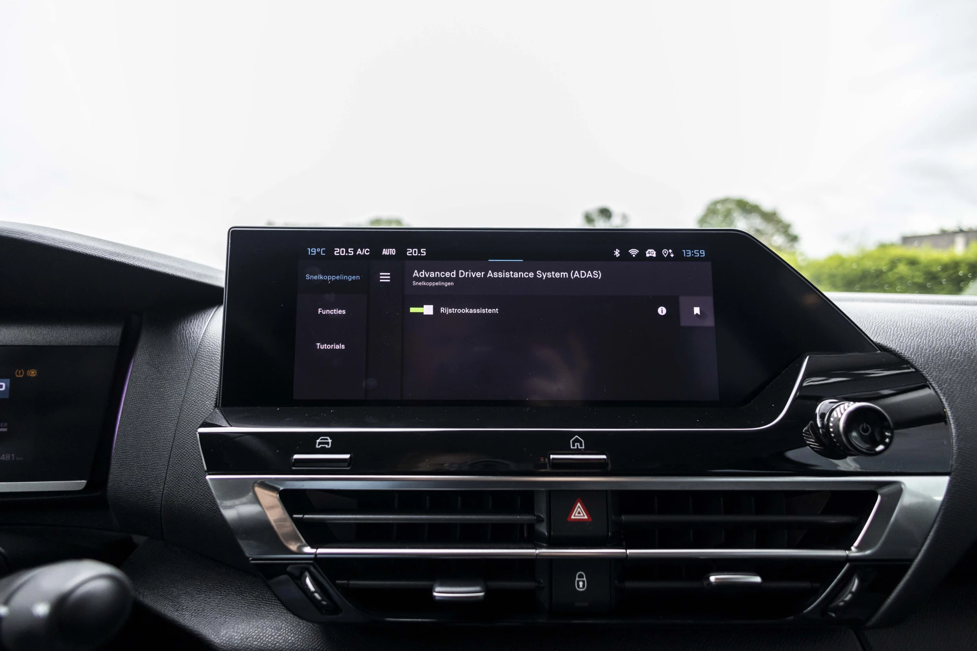 Hoofdafbeelding Citroën ë-C4