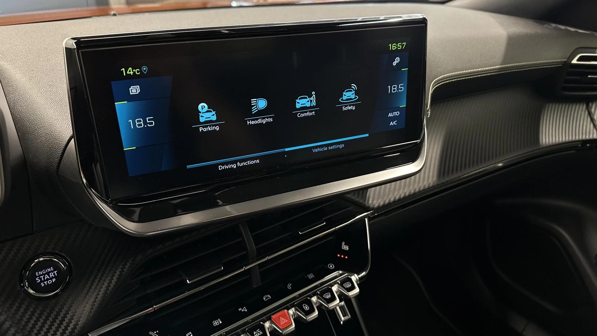 Hoofdafbeelding Peugeot e-2008