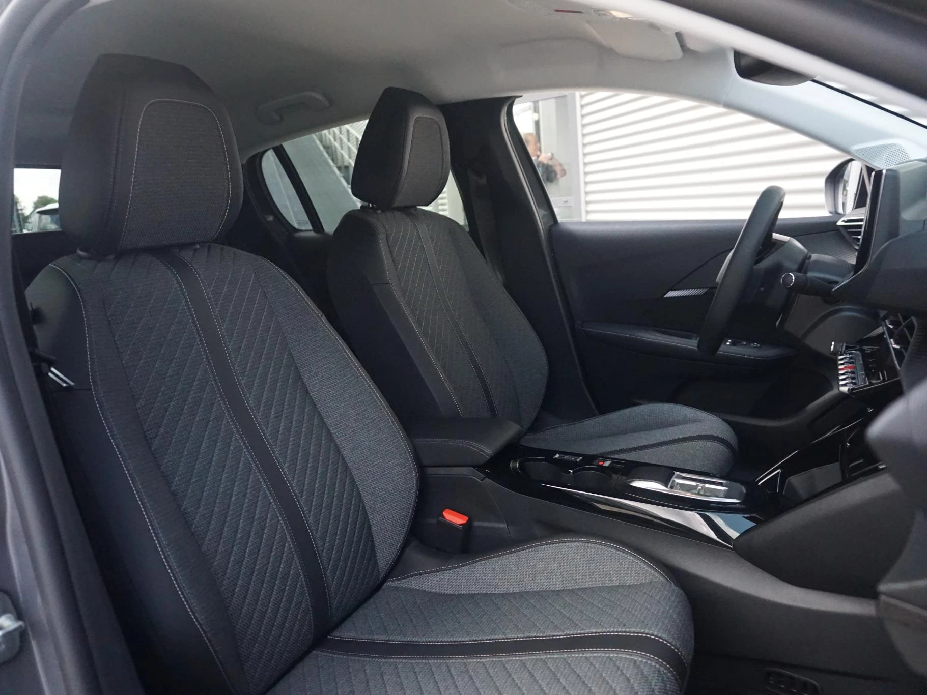 Hoofdafbeelding Peugeot e-208