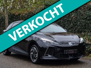 Hoofdafbeelding MG MG4 MG 64 KhW Full Optie 360 Cam Pilot CarPlay LED MG4 Electric 5 jaar Fabrieksgarantie! 1e- EigenaarNL NAP Top staat Luxury 64 kWh
