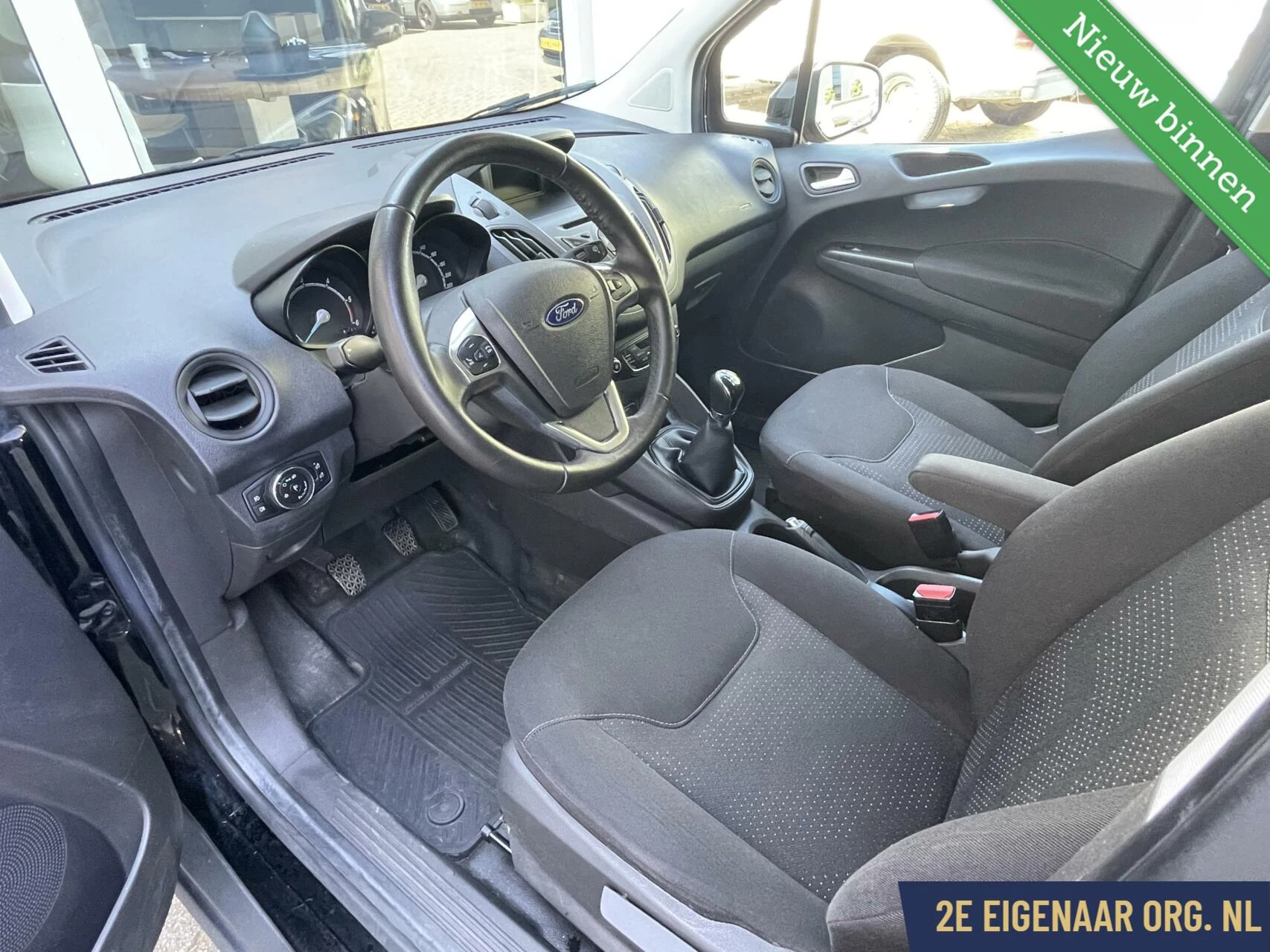 Hoofdafbeelding Ford Transit Courier