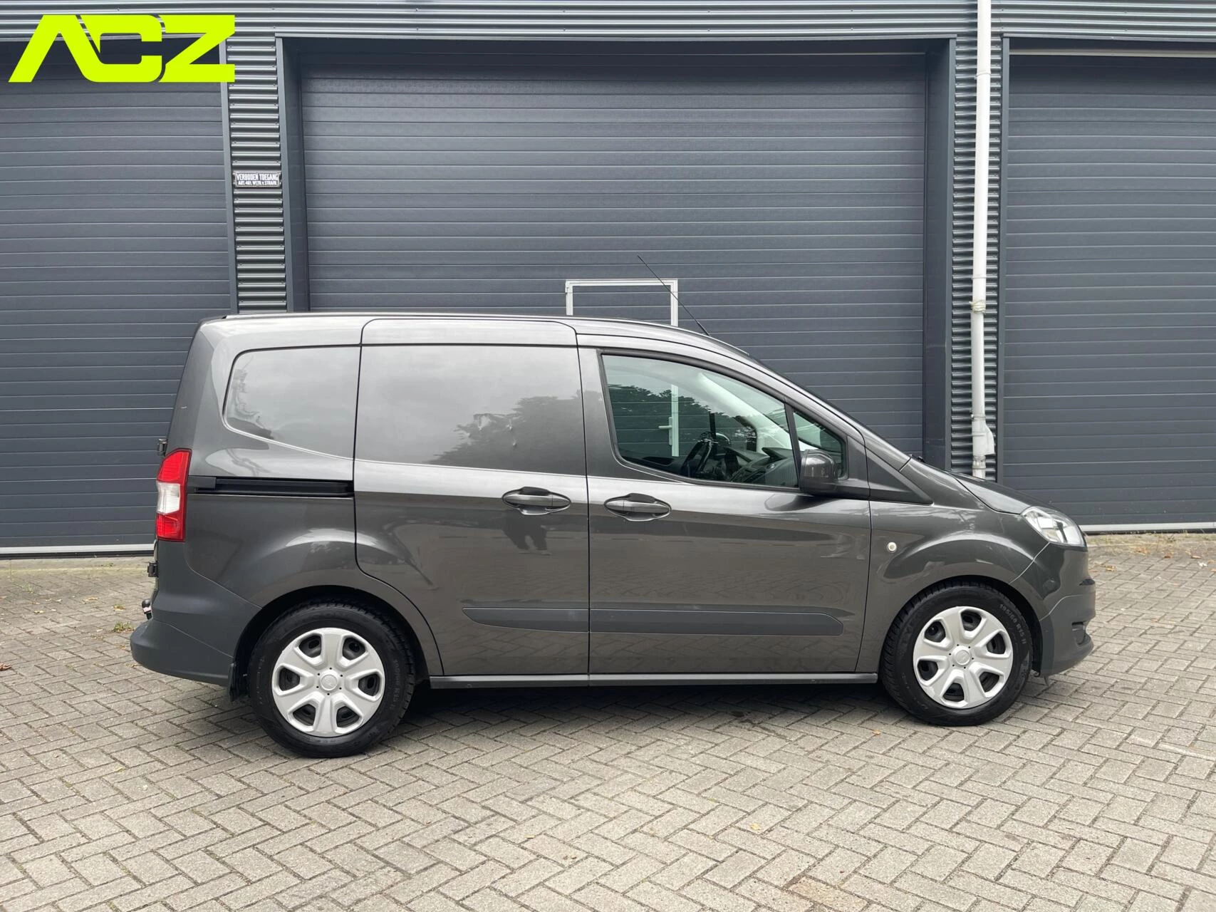 Hoofdafbeelding Ford Transit Courier