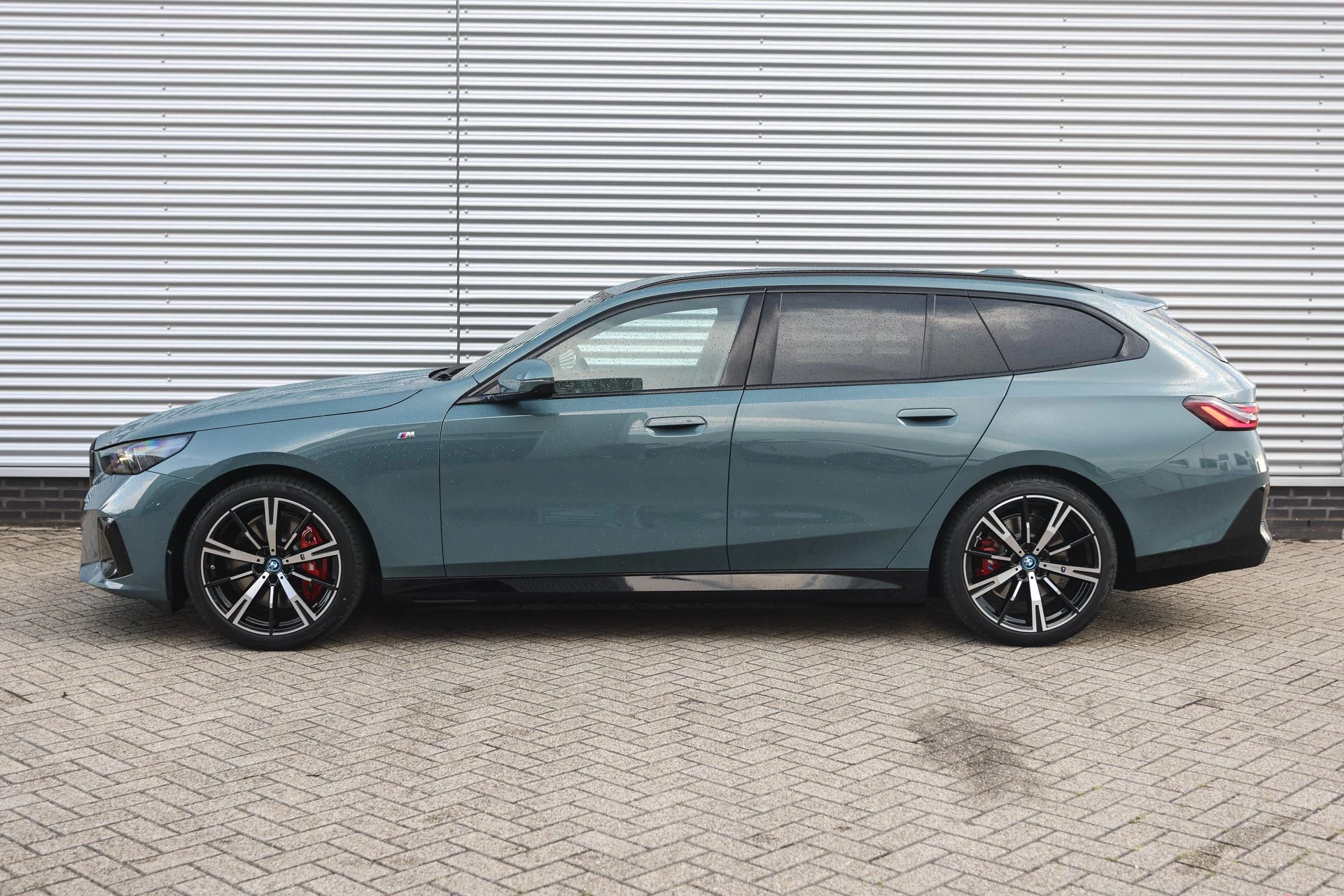 Hoofdafbeelding BMW i5