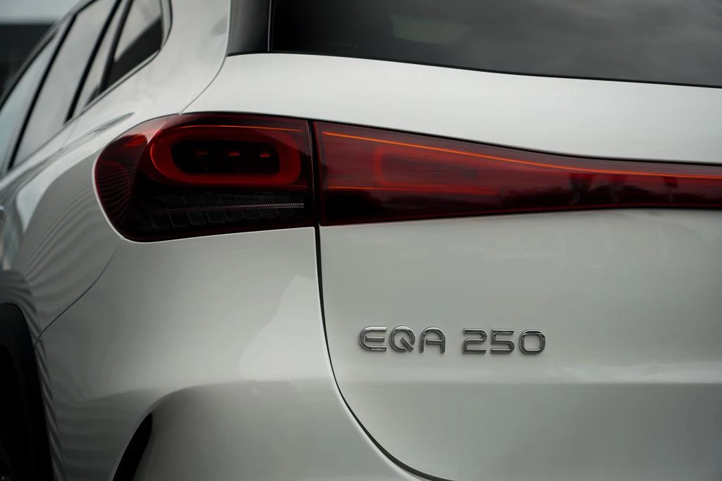 Hoofdafbeelding Mercedes-Benz EQA