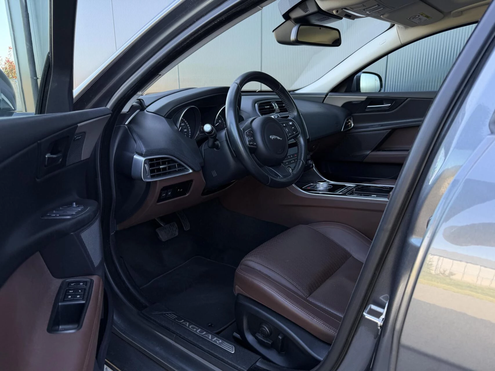 Hoofdafbeelding Jaguar XE