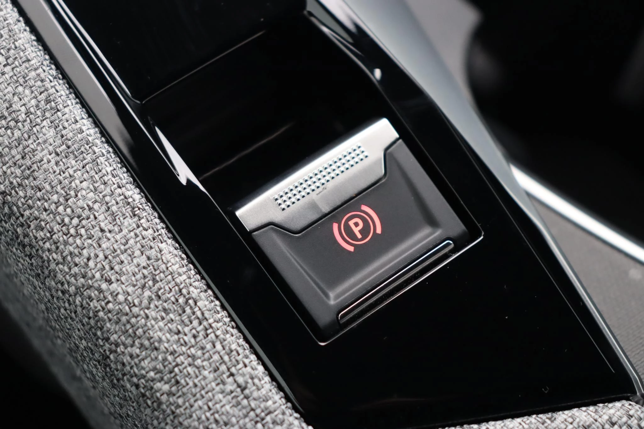 Hoofdafbeelding Peugeot e-3008