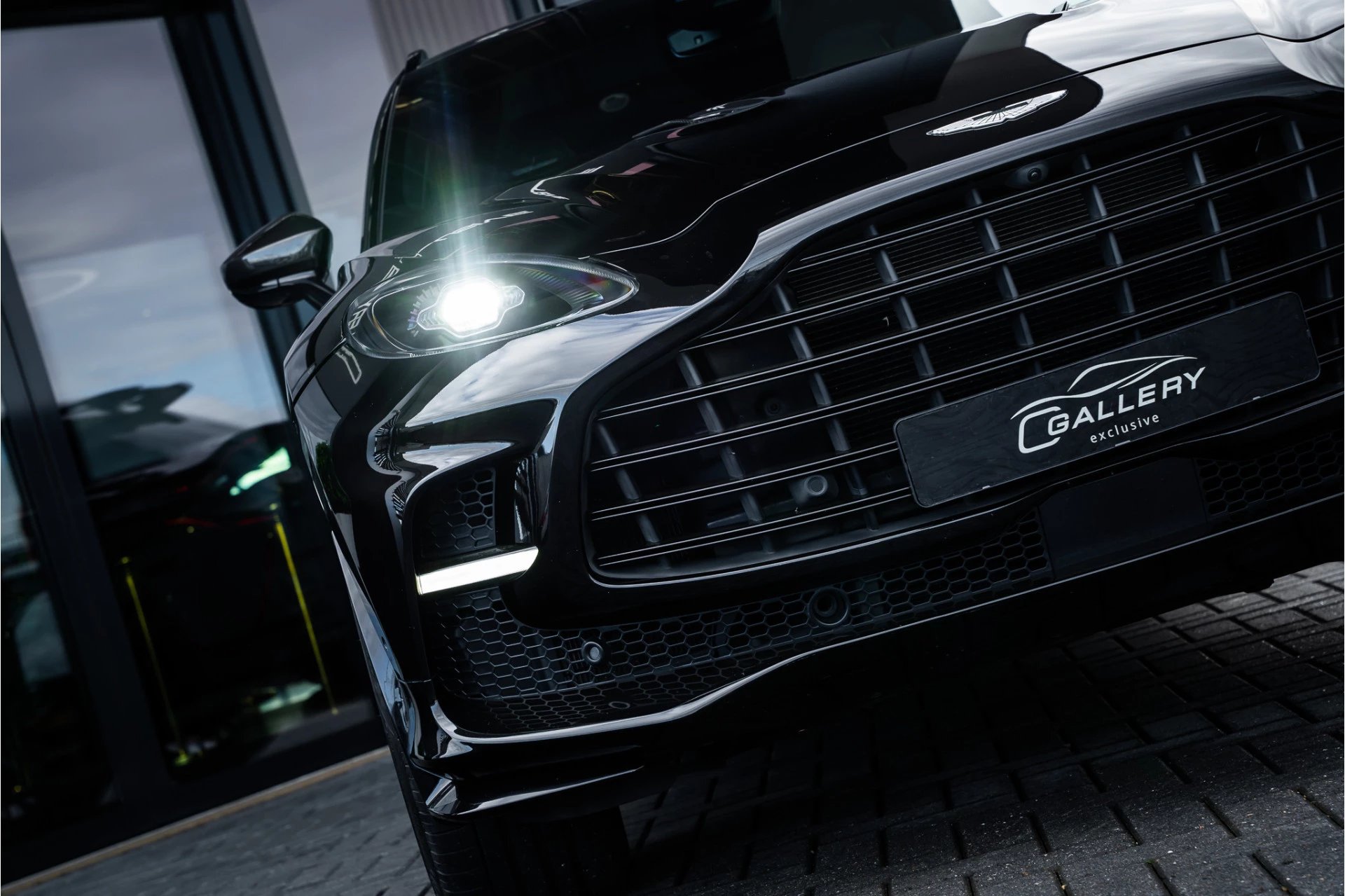 Hoofdafbeelding Aston Martin DBX