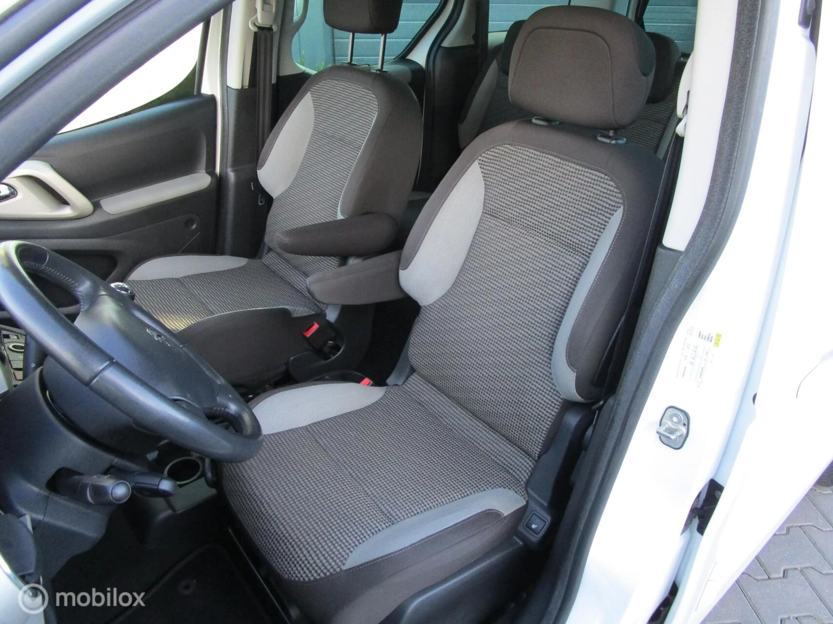 Hoofdafbeelding Peugeot Partner