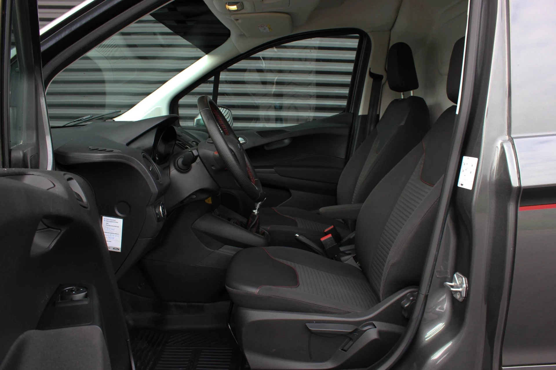 Hoofdafbeelding Ford Transit Courier