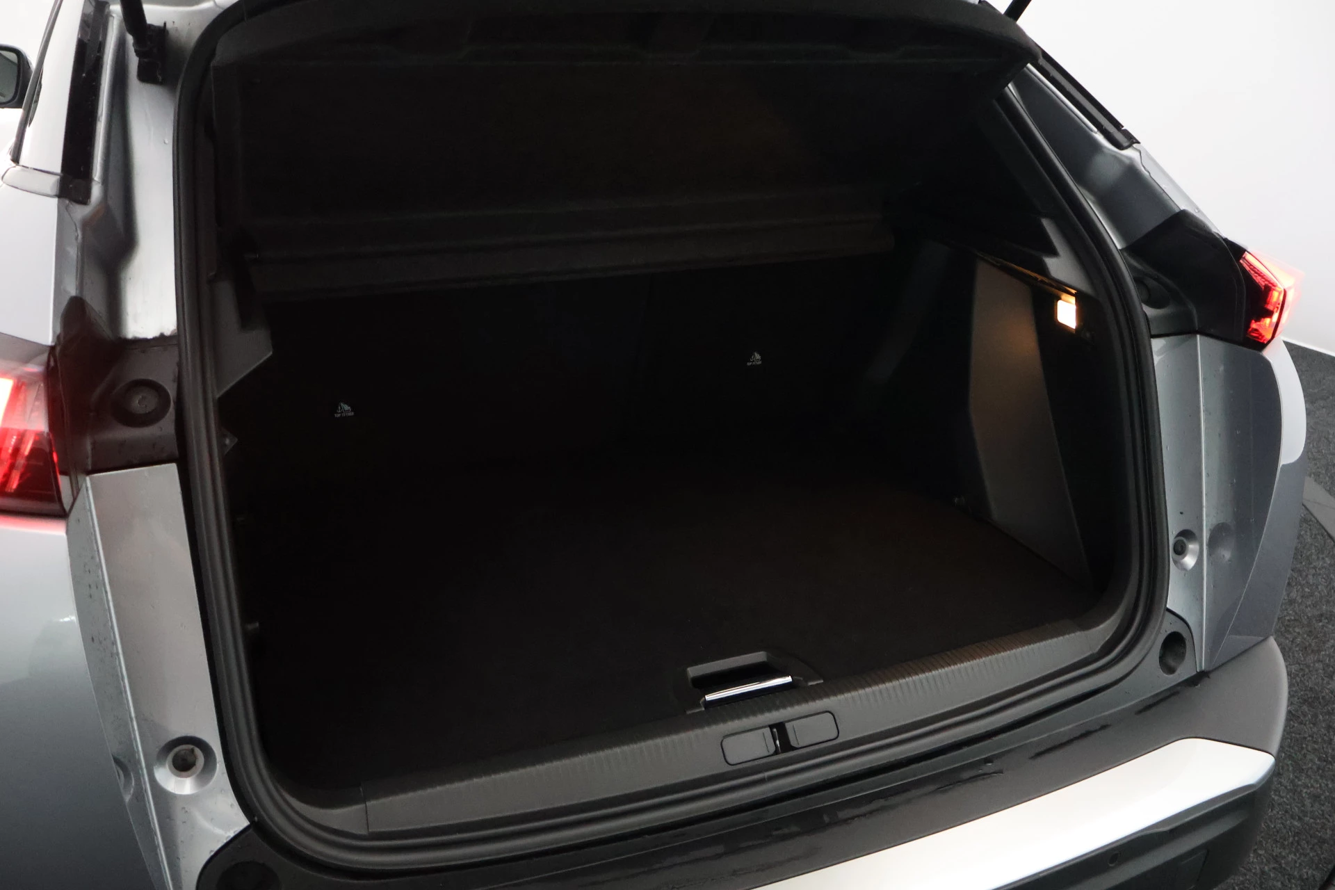 Hoofdafbeelding Peugeot e-2008