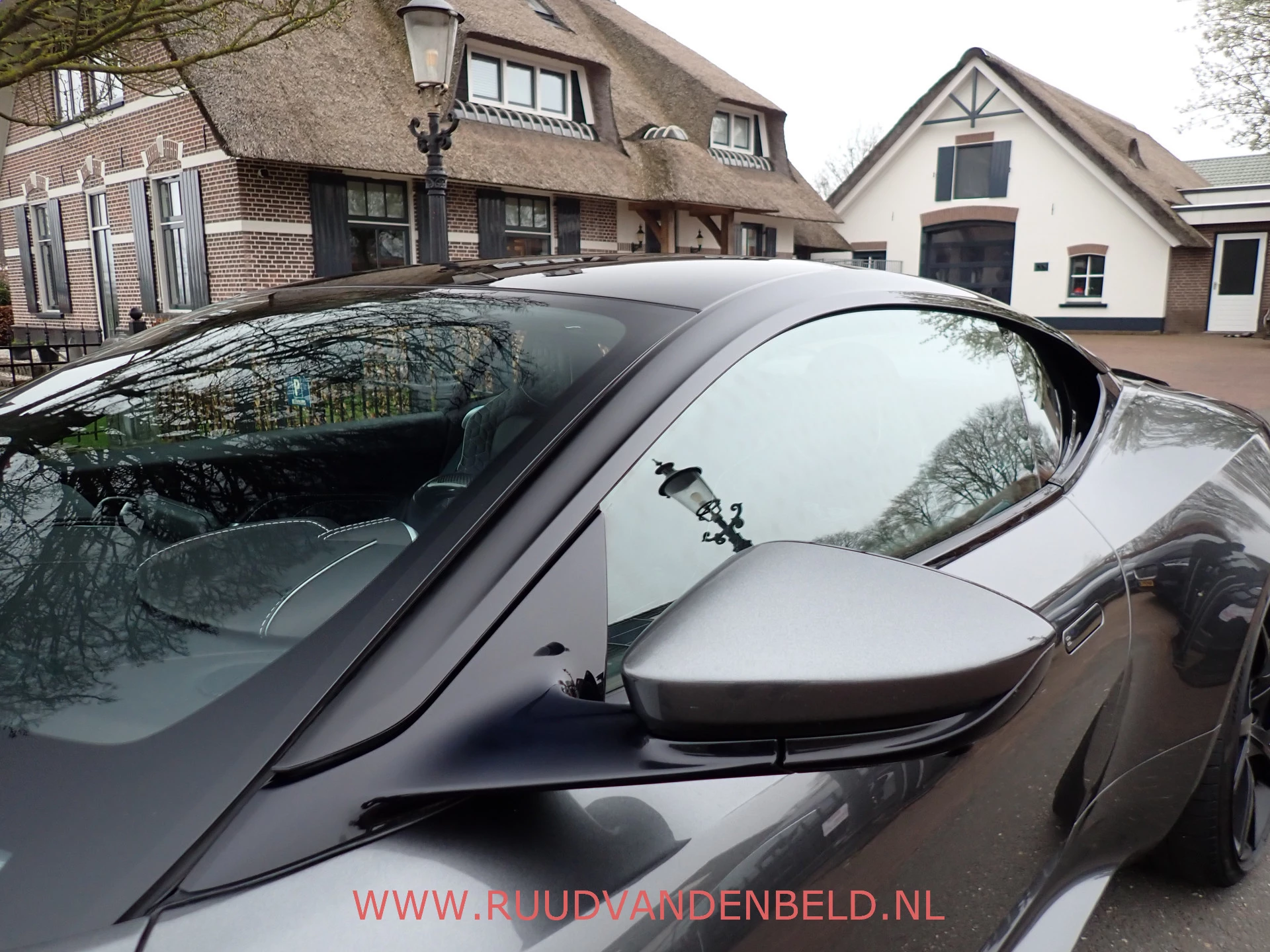 Hoofdafbeelding Aston Martin DBS