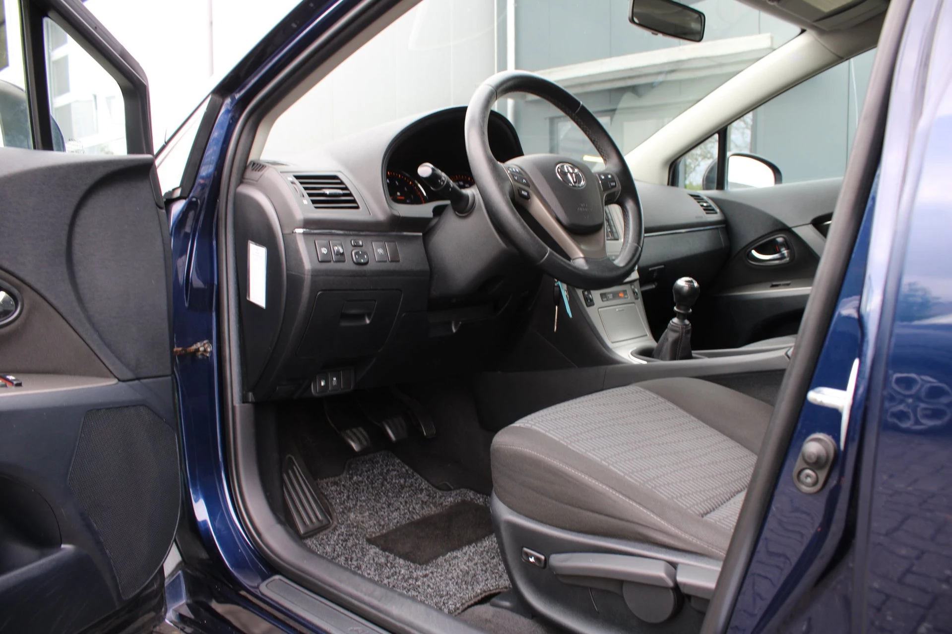 Hoofdafbeelding Toyota Avensis