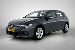 Volkswagen Golf 1.0 eTSI Life Business Automaat (SFEERVERLICHTING, STOELVERWARMING, MASSAGE STOEL, LED, PARKEERSENSOREN)