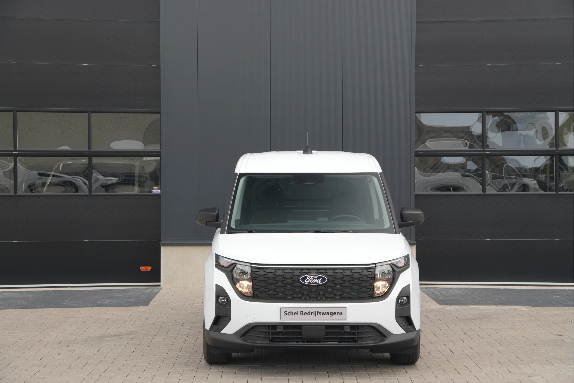 Hoofdafbeelding Ford E-Transit Courier