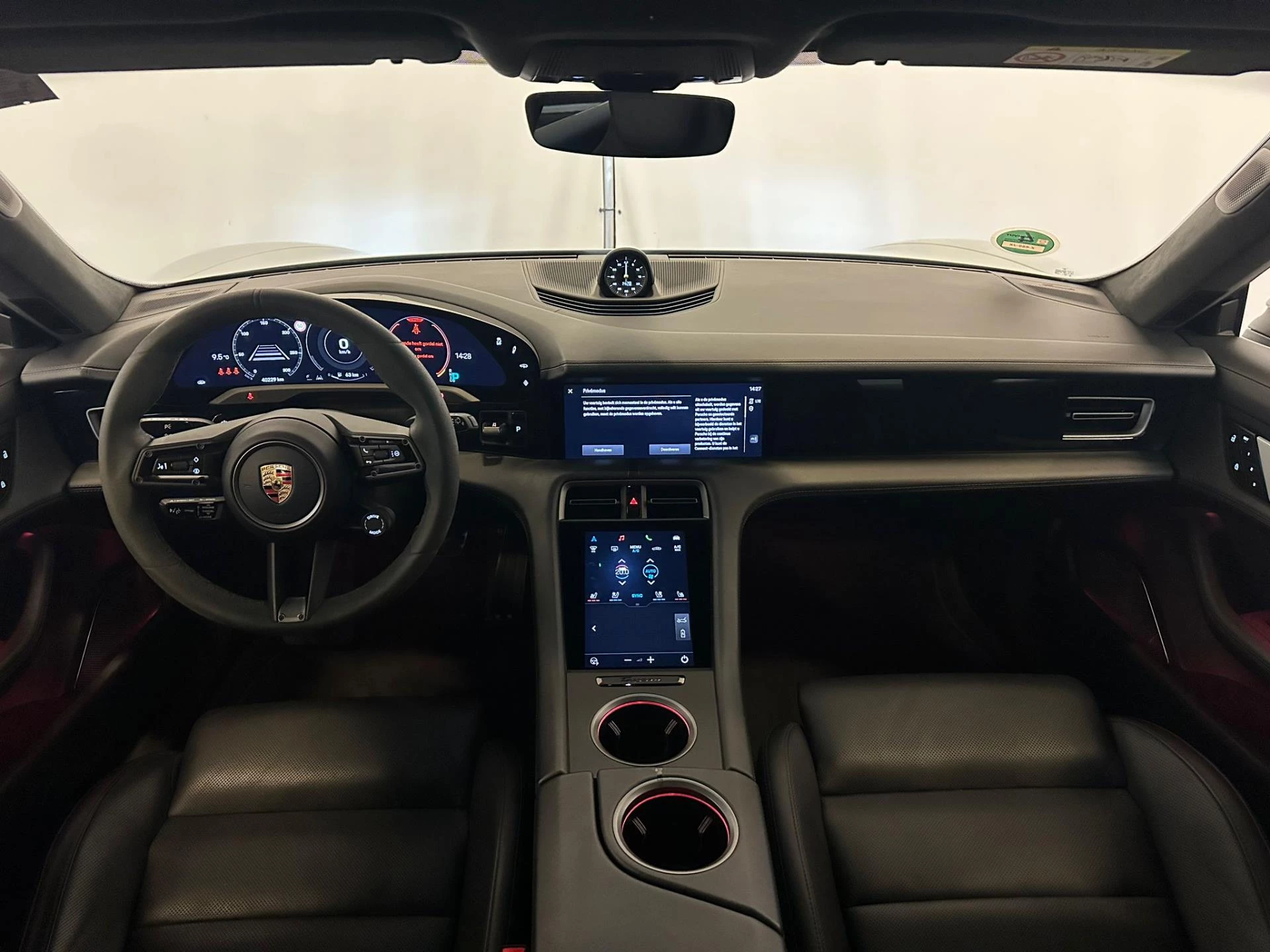 Hoofdafbeelding Porsche Taycan