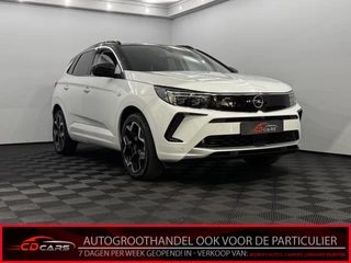 Hoofdafbeelding Opel Grandland Opel Grandland 1.2 Turbo Ultimate Half leder, Camera, Navi, Keyless start, Winterpakket, Cruise control adaptief, Virtual desk