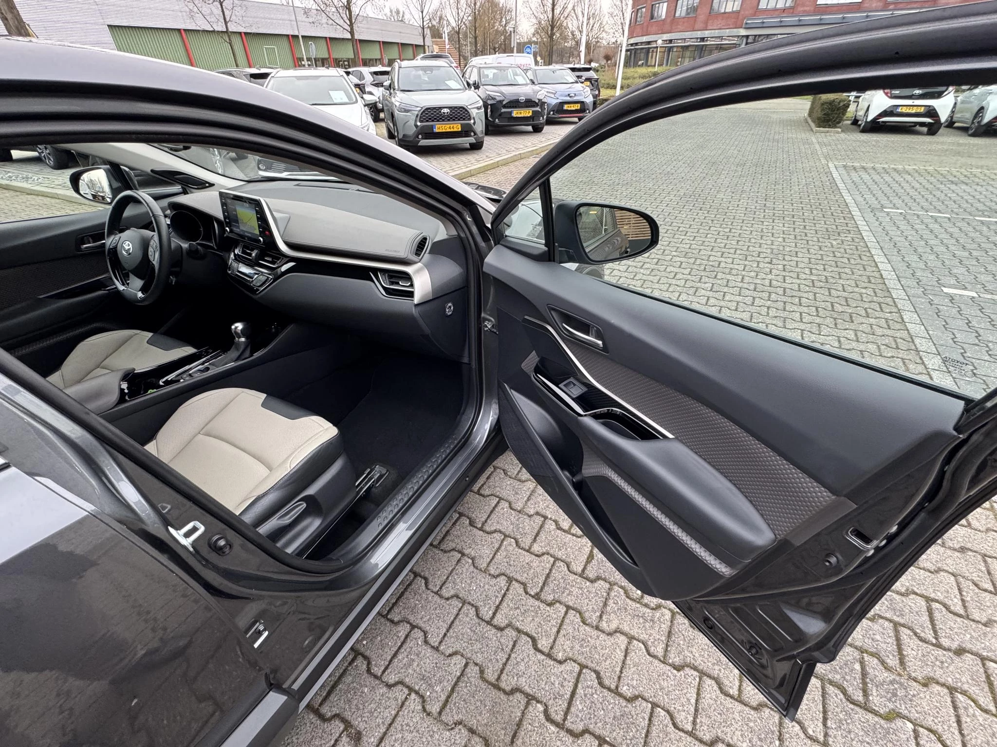 Hoofdafbeelding Toyota C-HR