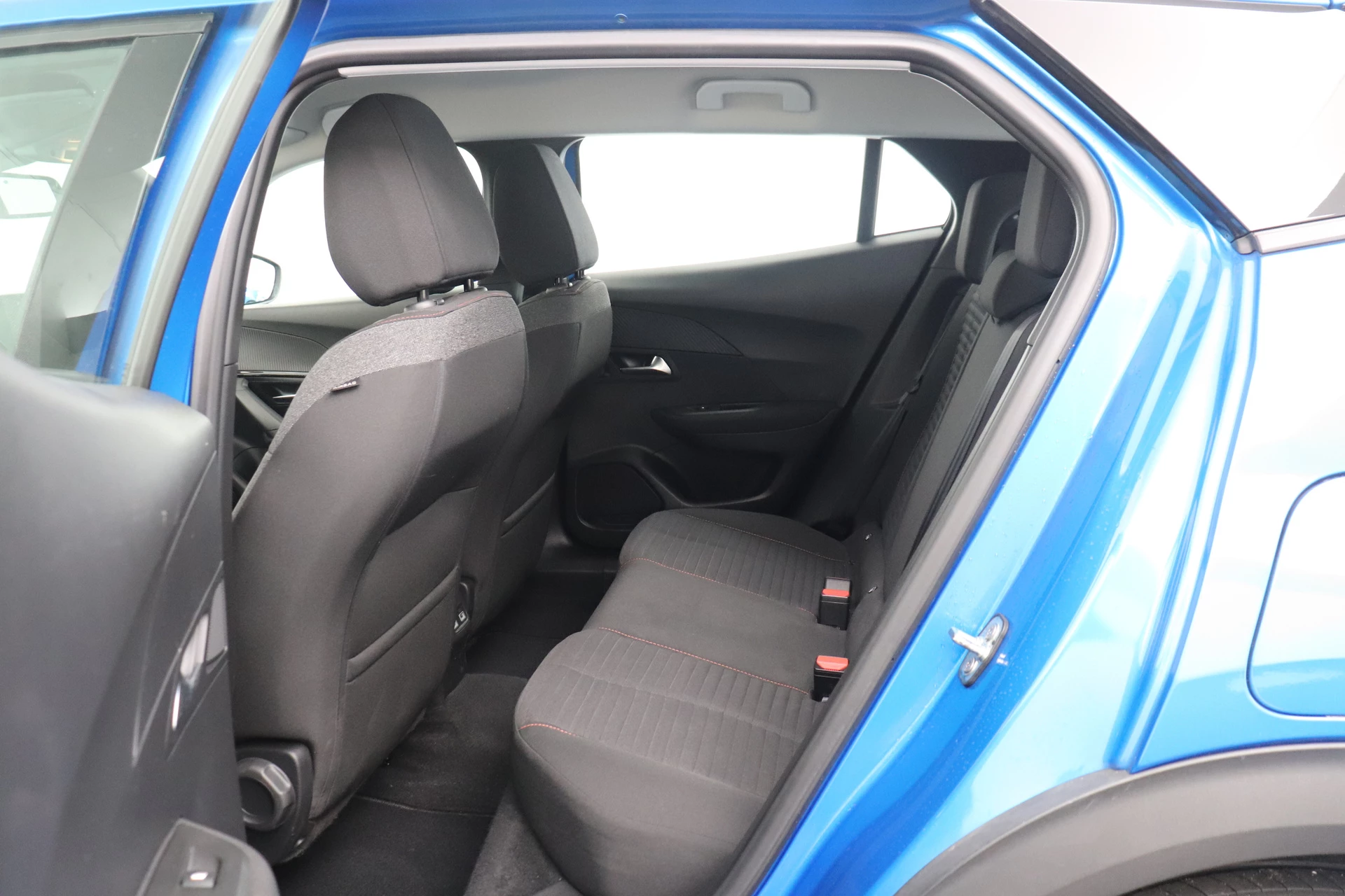 Hoofdafbeelding Peugeot e-2008